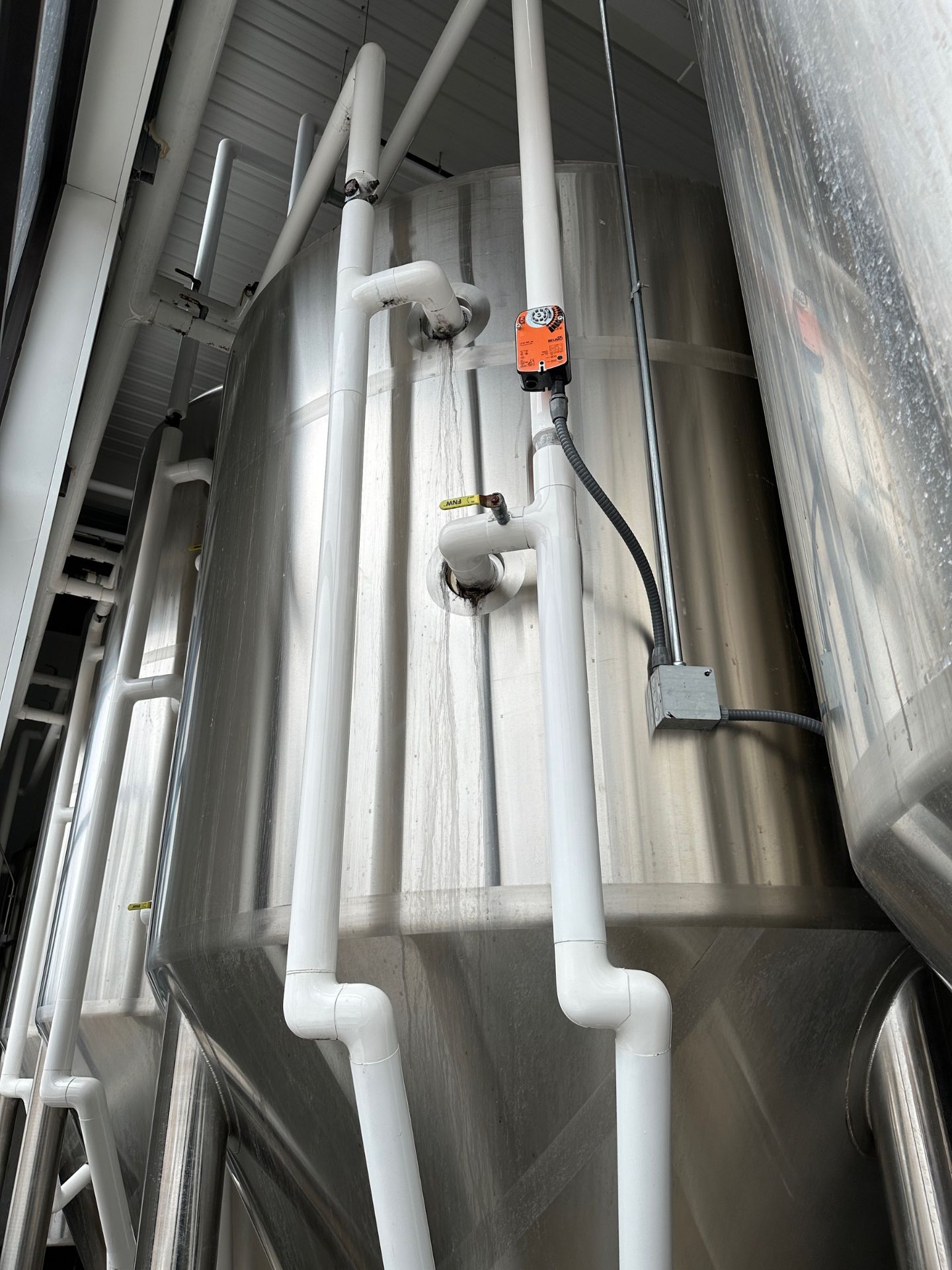 DME 60 BBL Stainless Steel Fermentation Tank - Cone Bottom, Glycol Jacketed, Mandoor, Zwickel Valve, - Image 3 of 4