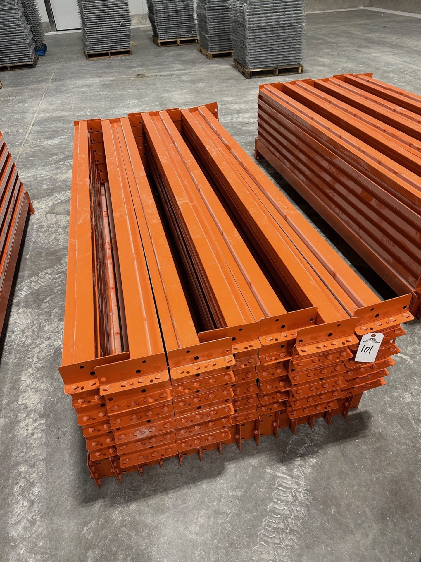 Interlake Mecalux 8' Wide Teardrop Pallet Racking Step Load Beams, 4" Face Height | Rig Fee $50