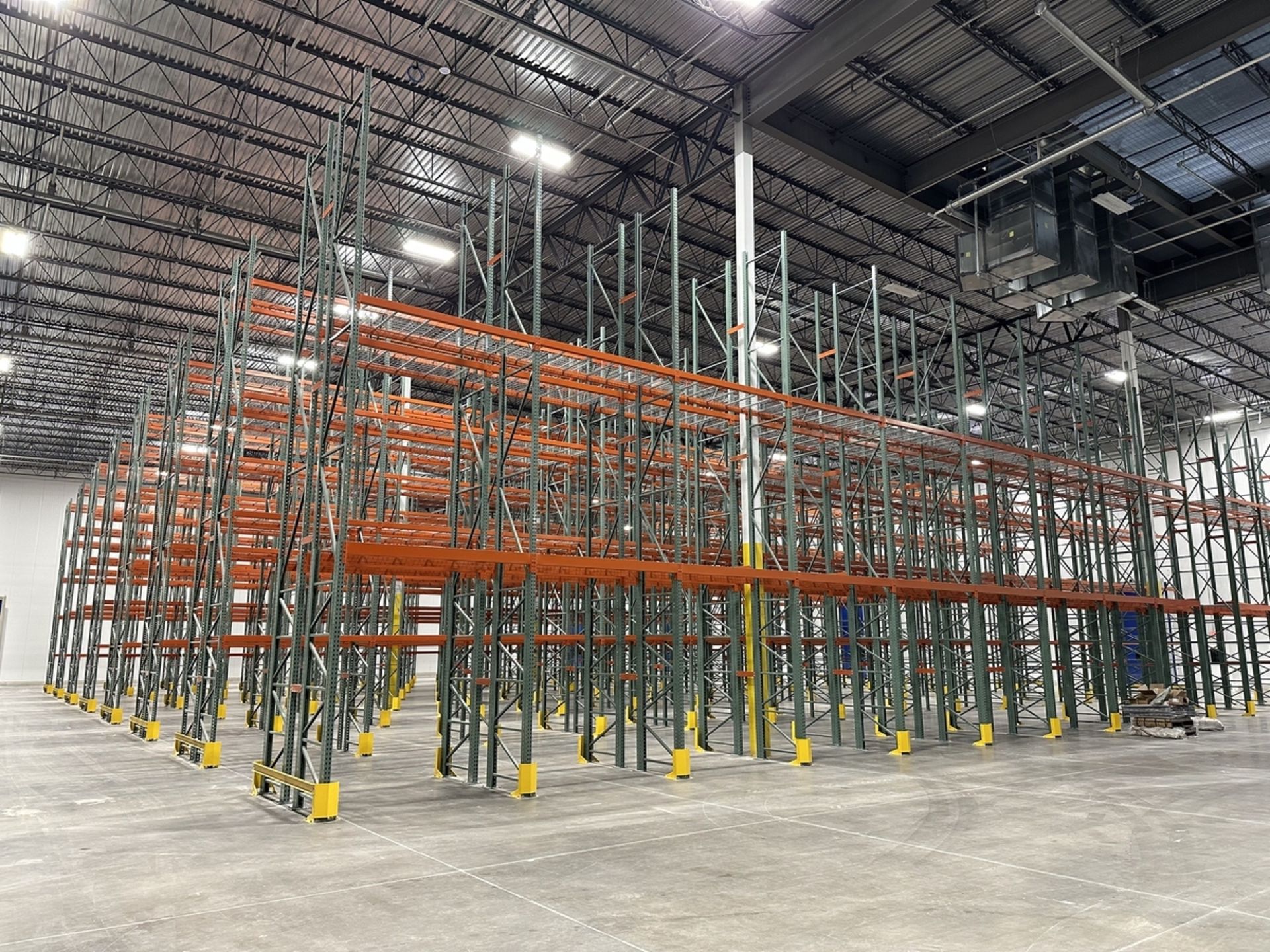 Interlake Mecalux 30' x 42" Teardrop Pallet Racking Uprights, 3x3 Columns | Rig Fee $100