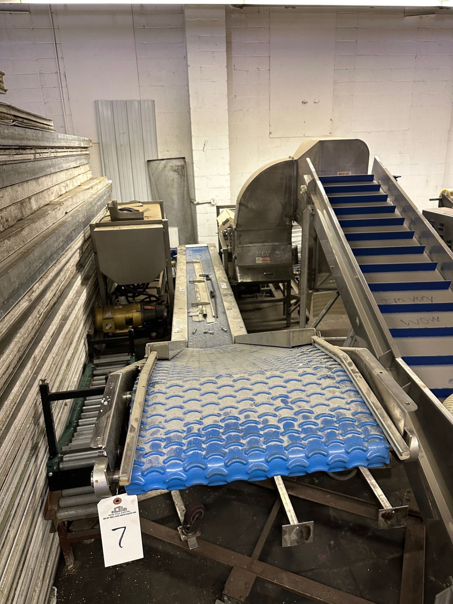 Blue Belt Incline Conveyor (Approx. 18" Belt with 12' Flat Section and 8' Incline S | Rig See Desc