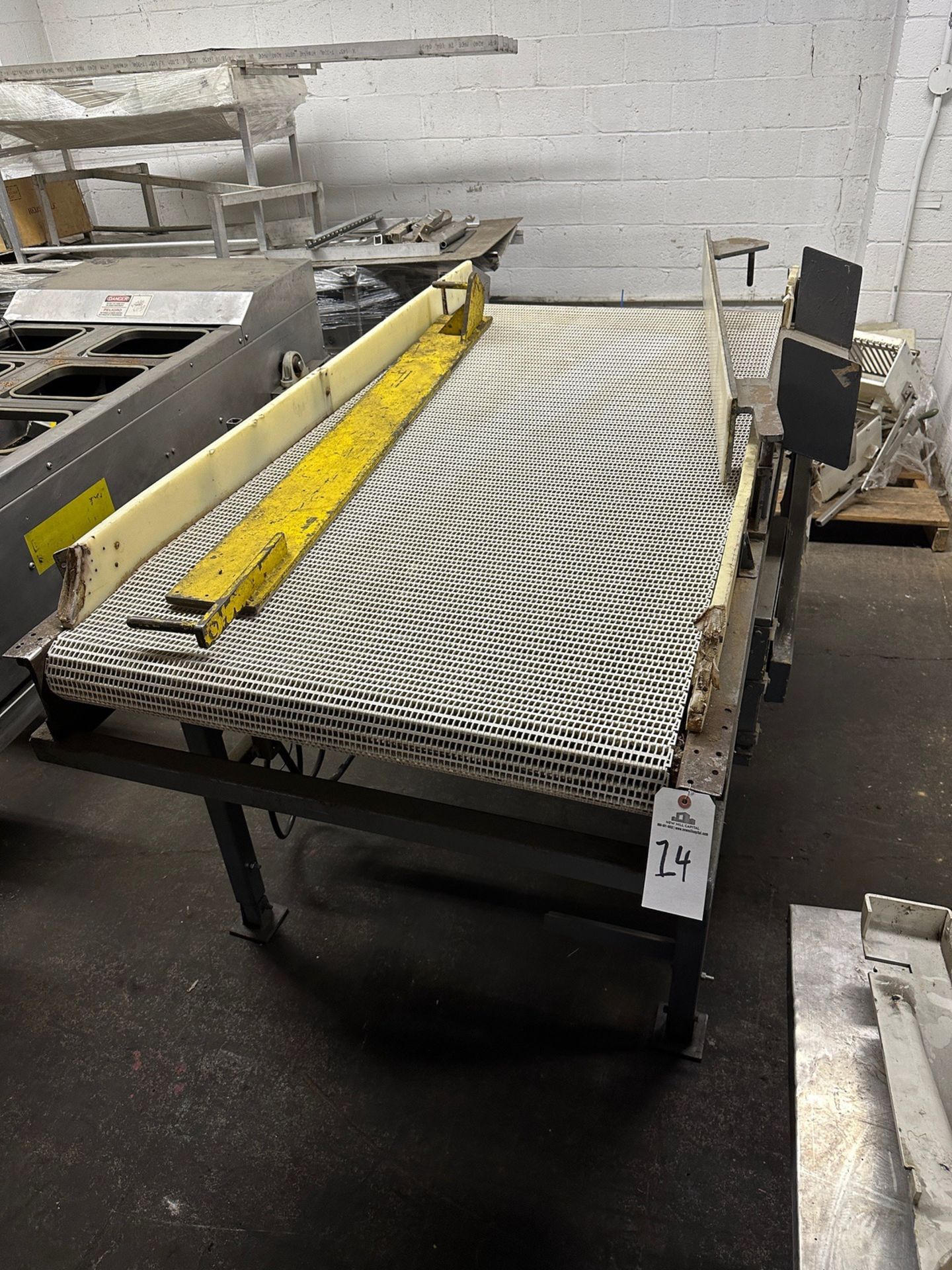 Conveyor (Approx. 3' Belt and 75" Length) | Rig See Desc