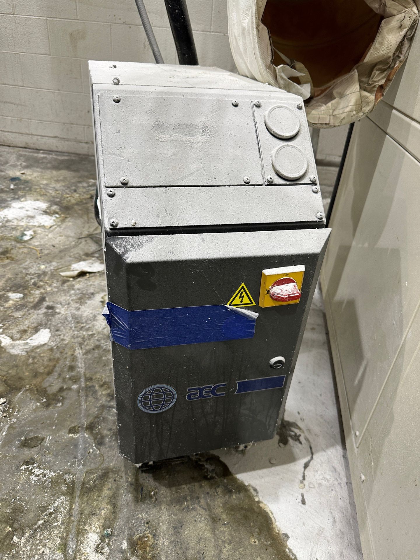 AEC Model TCU-075 Temperature Controlling Unit | Rig Fee $100