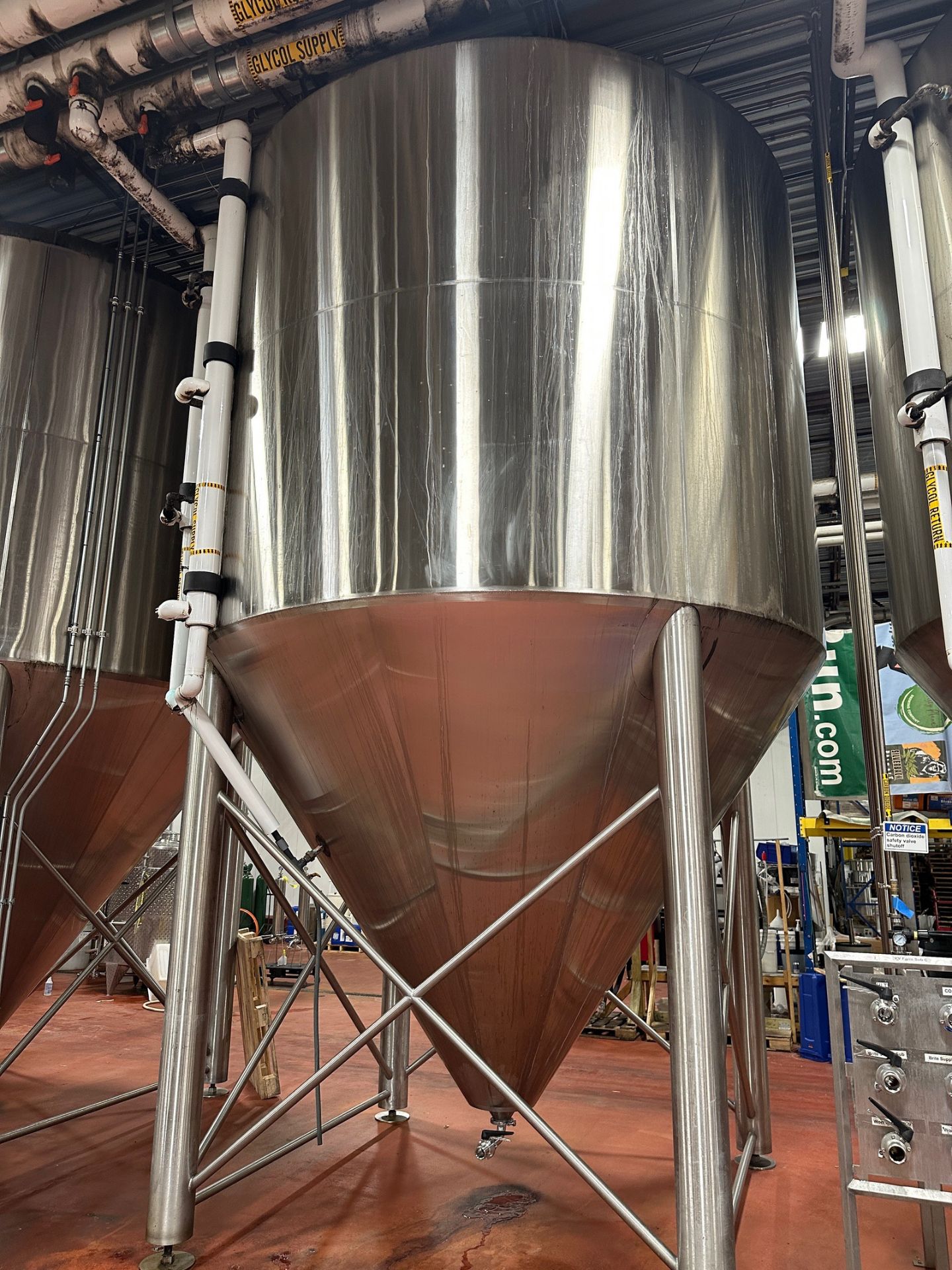 2016 - 300 BBL Specific Mechanical Stainless Steel Fermentation Tank - Cone Bottom, | Rig Fee $2900 - Image 4 of 6