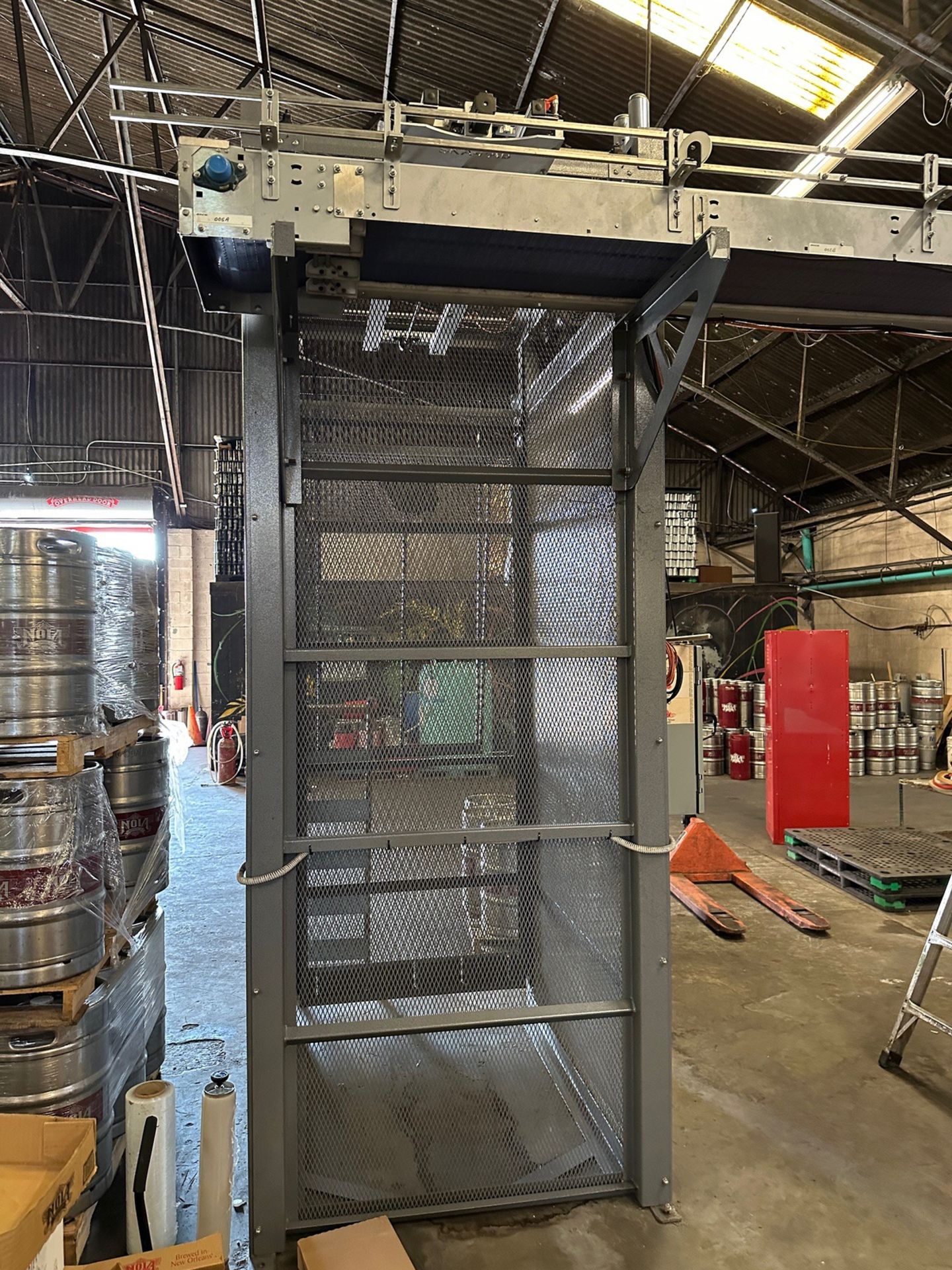 2019 SKA Can-I-Bus Depalletizer and Spiral Rinser - Comes with 12 and 16 OZ Cages | Rig Fee $500 - Image 3 of 10