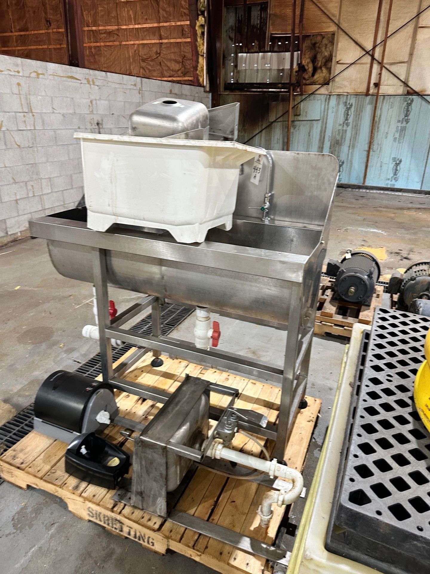 Stainless Steel Sink | Rig Fee $35