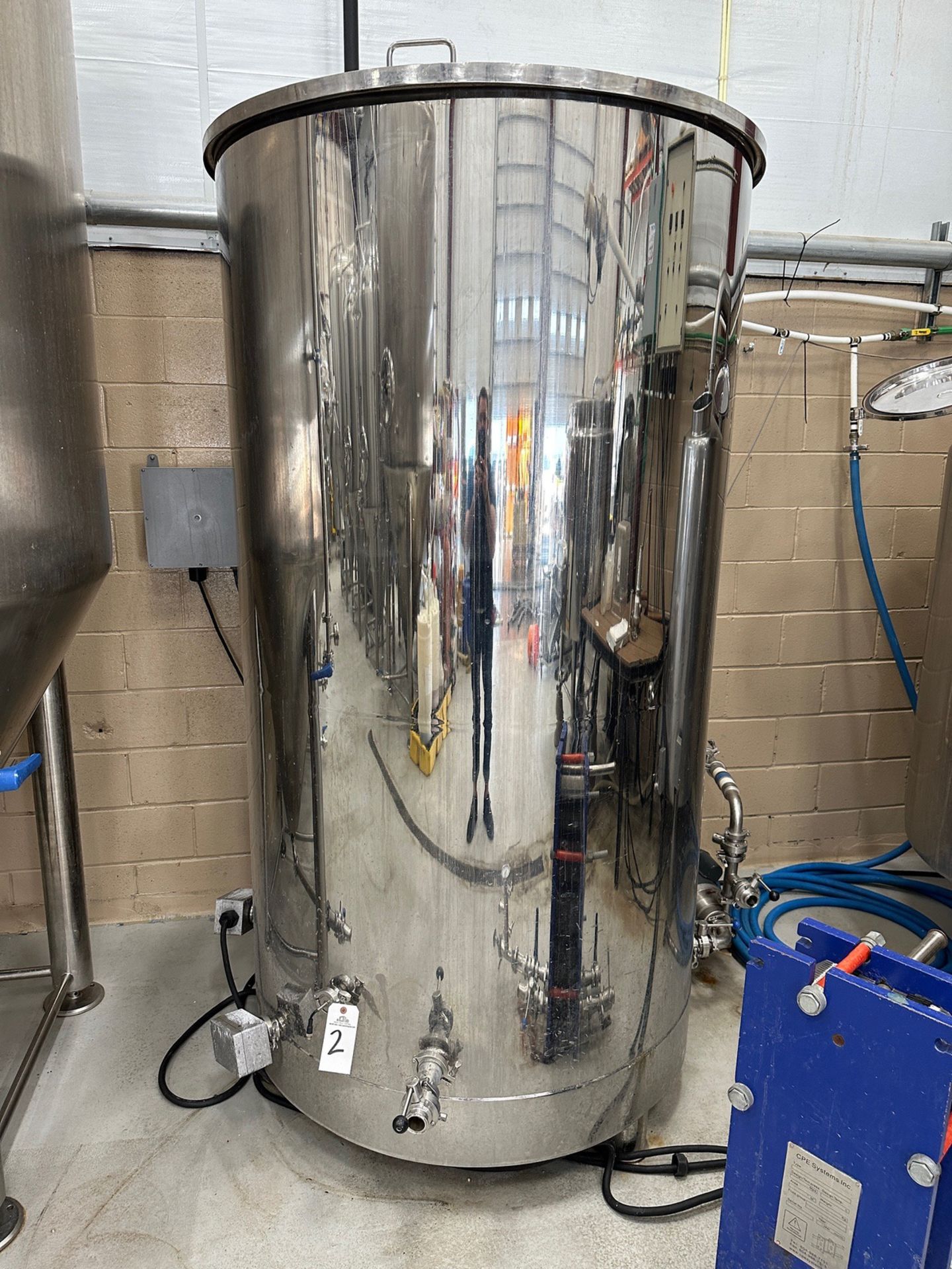 9 BBL Stout Stainless Steel Hot Liquor Tank (Approx. 5' Diameter and 8' O | Rig Fee $350