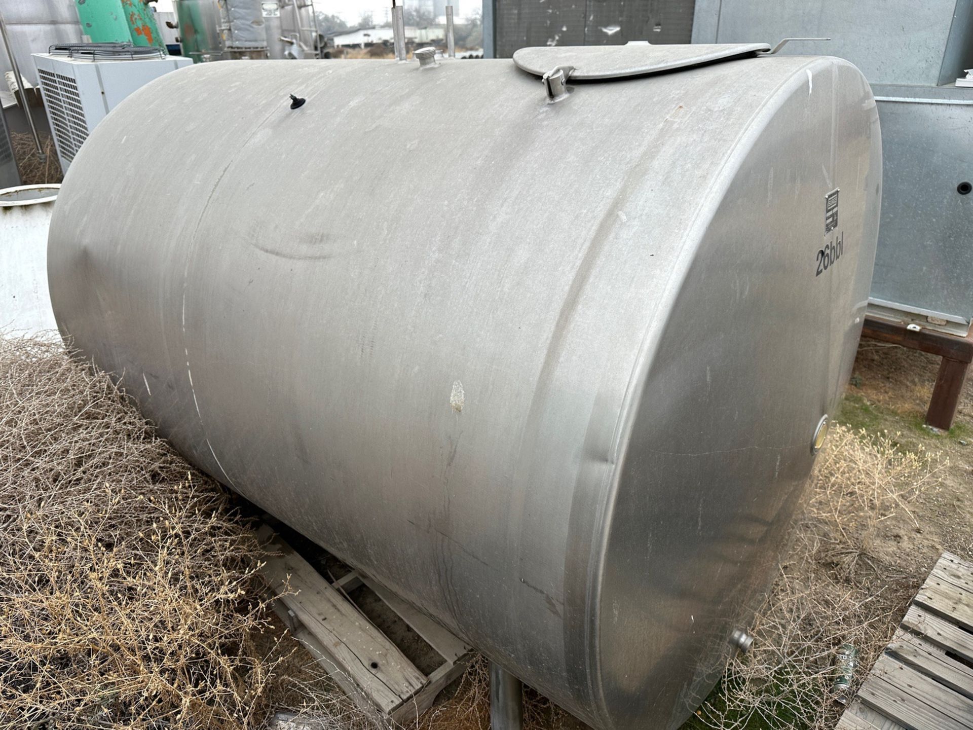 Surge 26 BBL Stainless Steel Horizontal Tank with Top Mandoor | Rig Fee $500 - Image 2 of 4