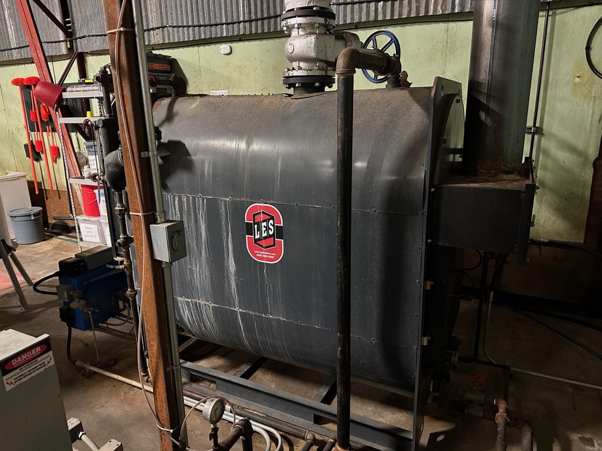 LES Low Pressure Steam Boiler with Water Treatment System | Rig Fee $1500 - Image 4 of 10