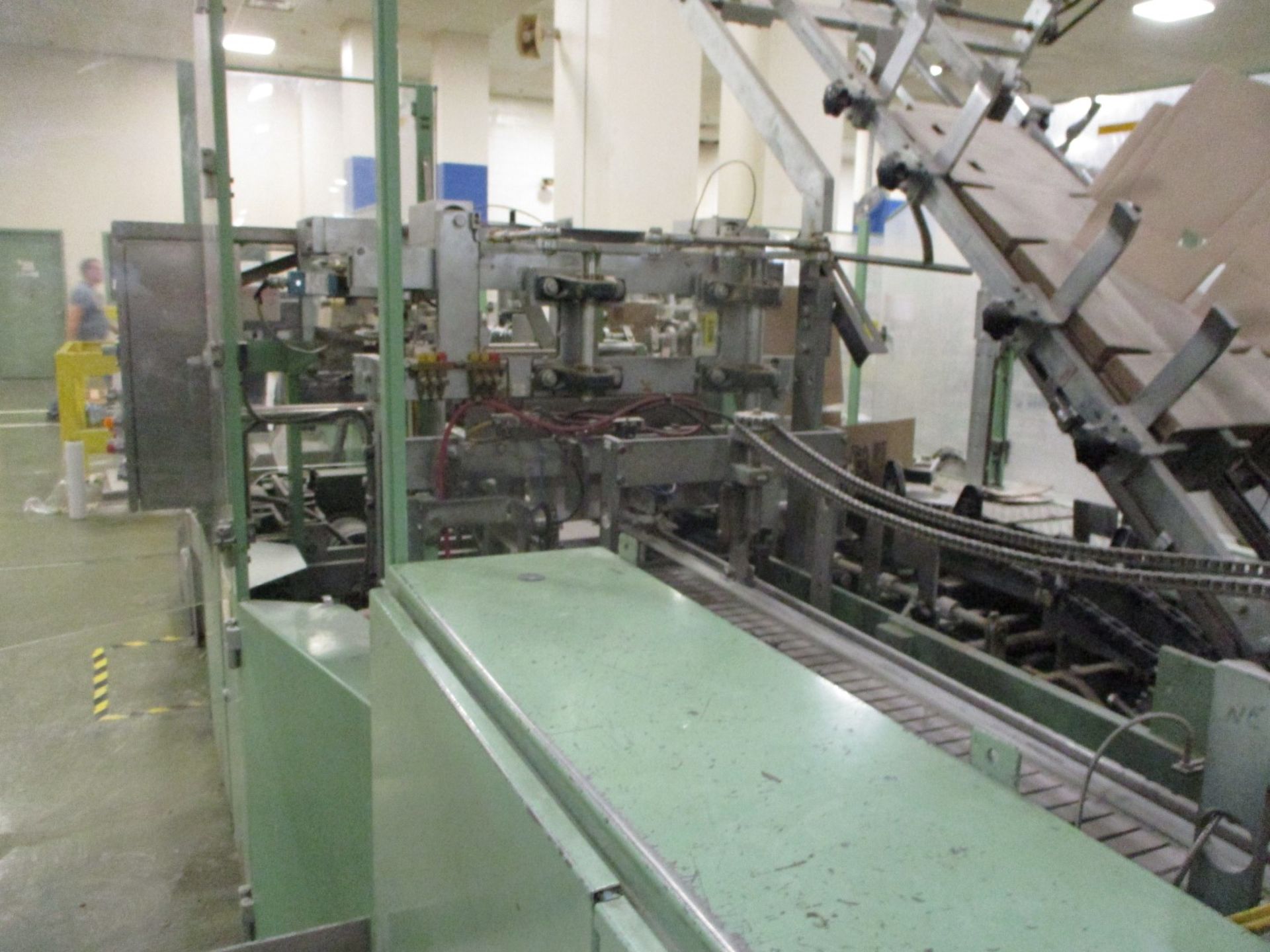 Apv Case Packer, Model Wap-27, Powered Case Feeder, Nordson Gluer, Serial# 2397. | Rig Fee $6000 - Image 7 of 8