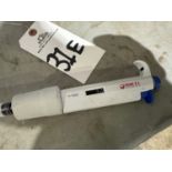 4 E's Scientific 1-10 Microliter Pipette | Rig Fee $20
