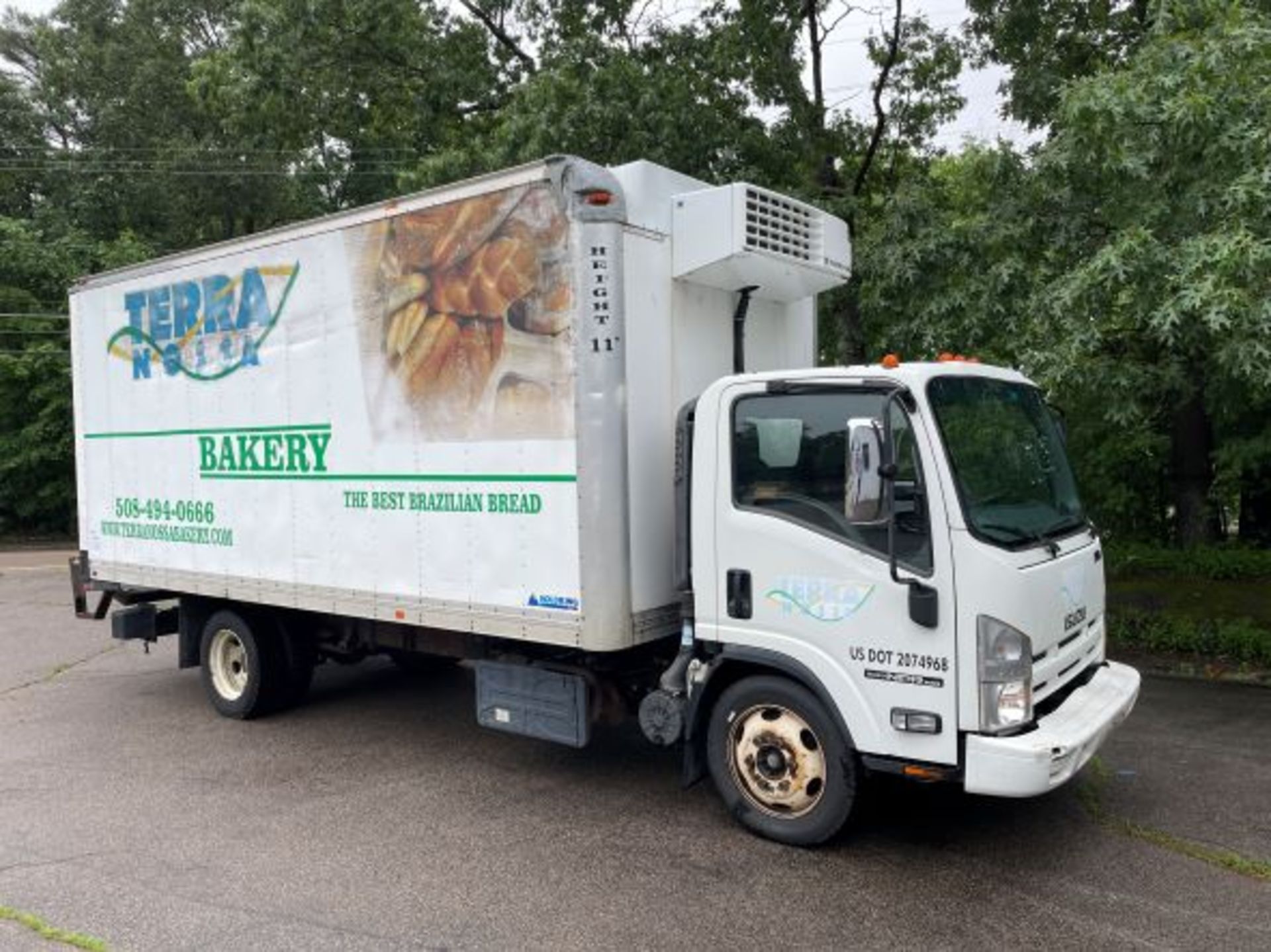 2015 Isuzu NPR XD Diesel 6-Wheel Cab Over W/18' RefrBox Truck Waltco Lift Gate. Odom: 168,846 SEE D