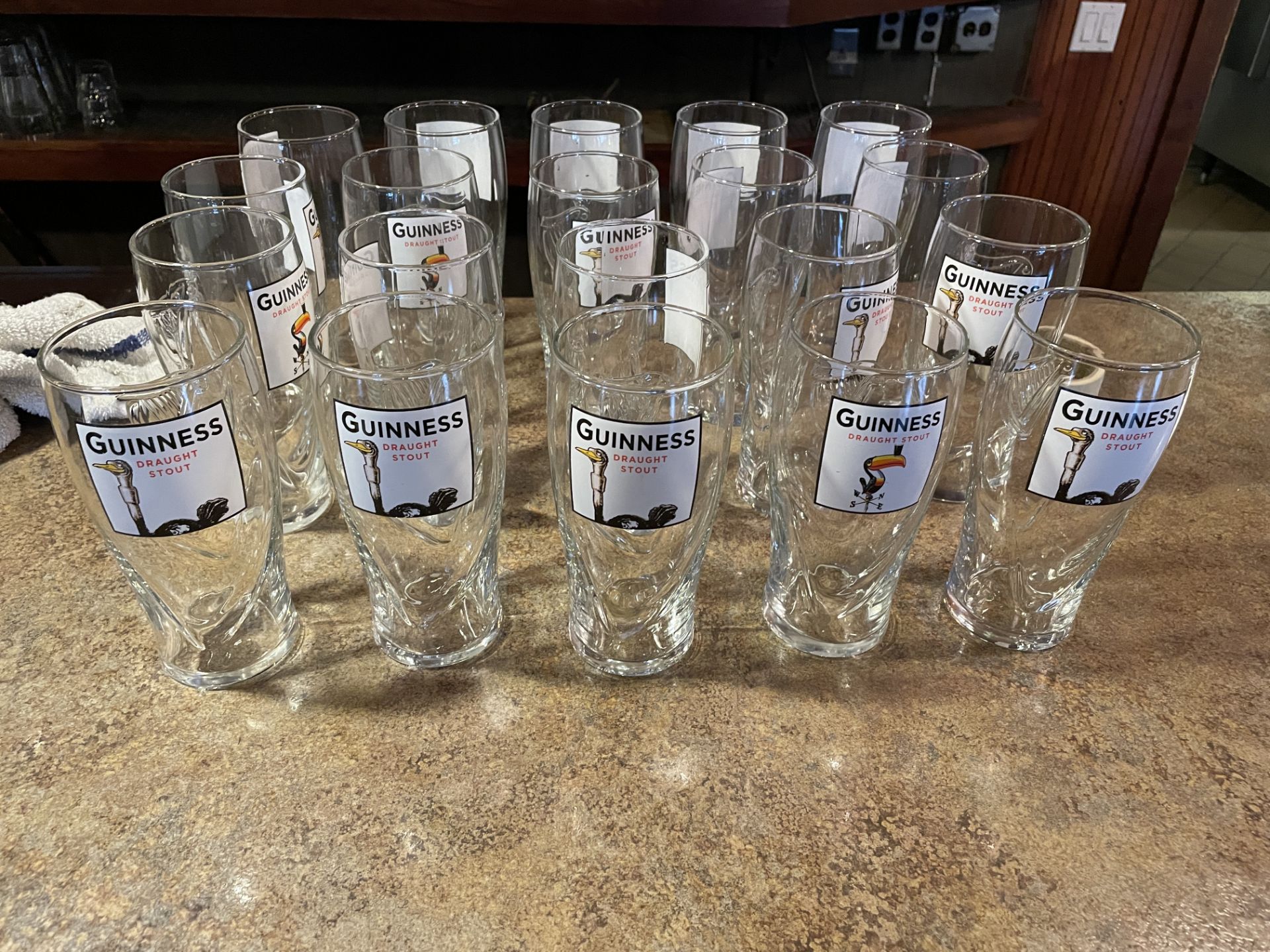 (20) Guinness Logo'd Pint Glasses