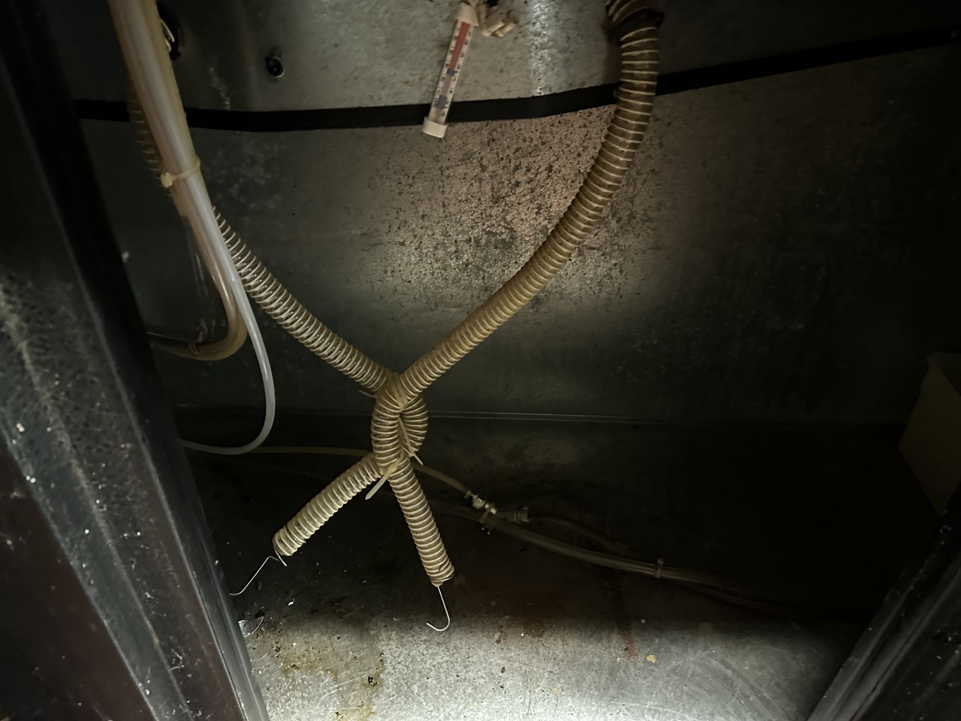 True #TDD-4 3 Door Refrigerated Base Unit Kegerator w/Compressor (DOES NOT WORK) - Image 3 of 3