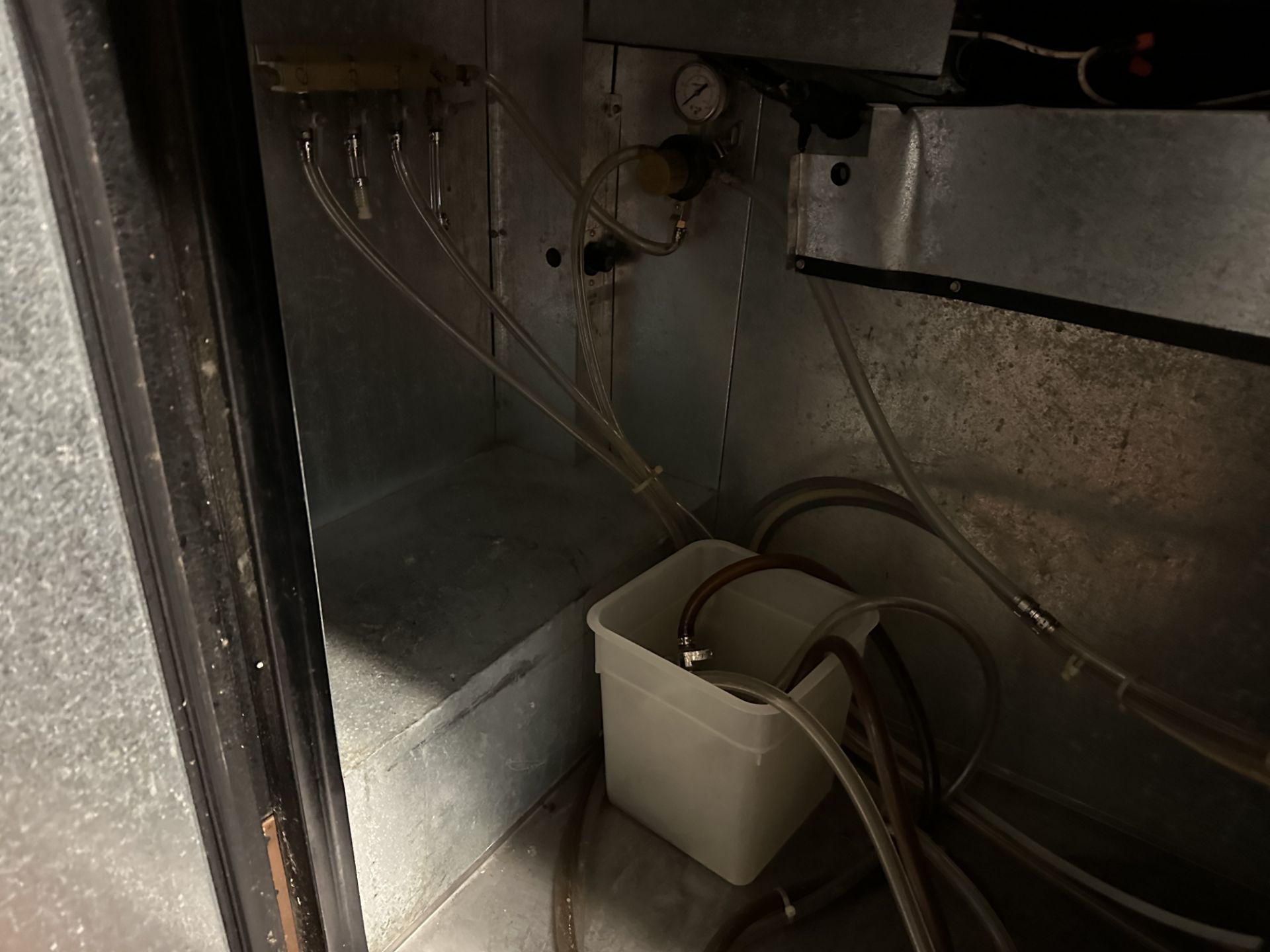 True #TDD-4 3 Door Refrigerated Base Unit Kegerator w/Compressor (DOES NOT WORK) - Image 2 of 3