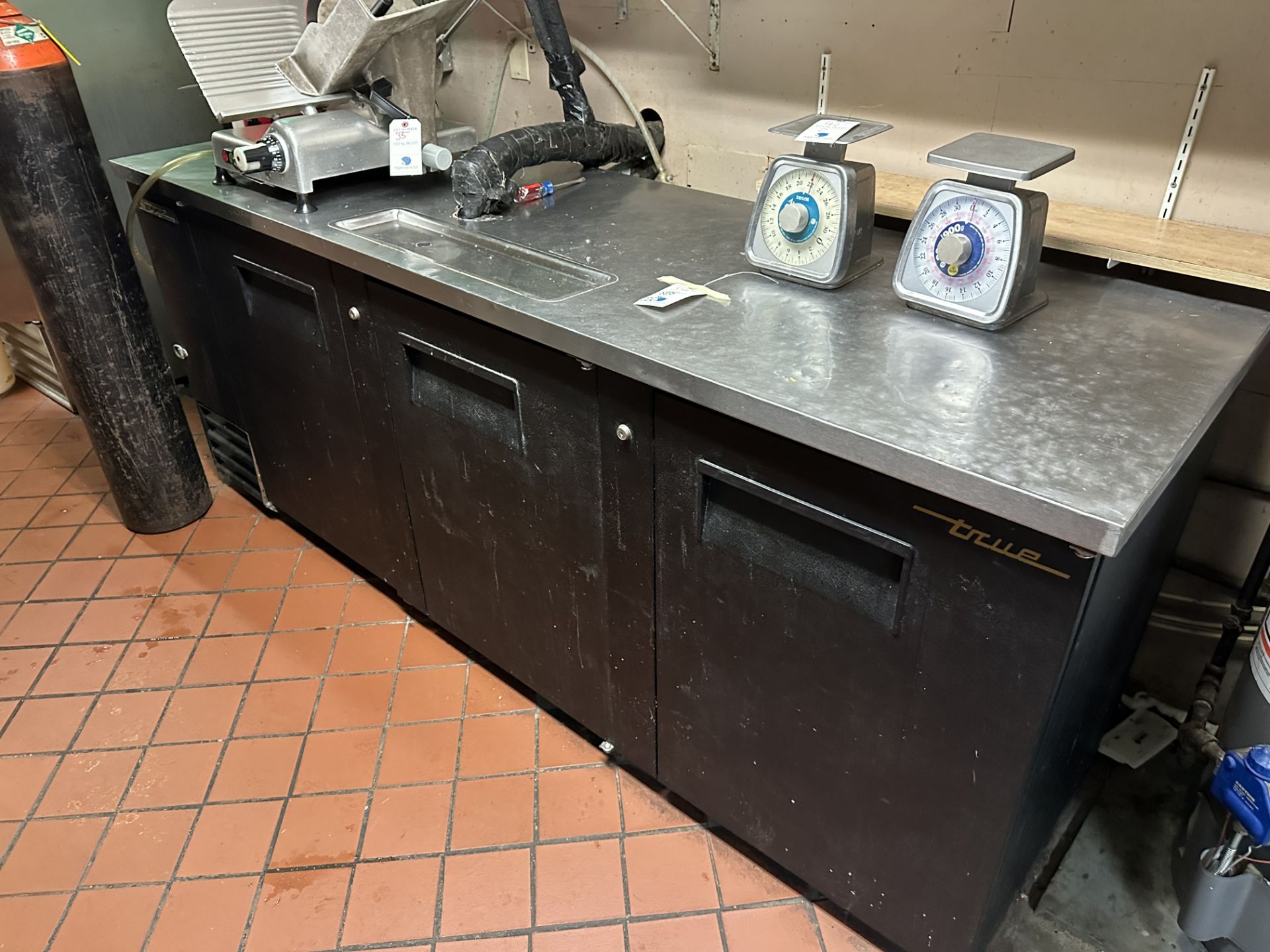 True #TDD-4 3 Door Refrigerated Base Unit Kegerator w/Compressor (DOES NOT WORK)