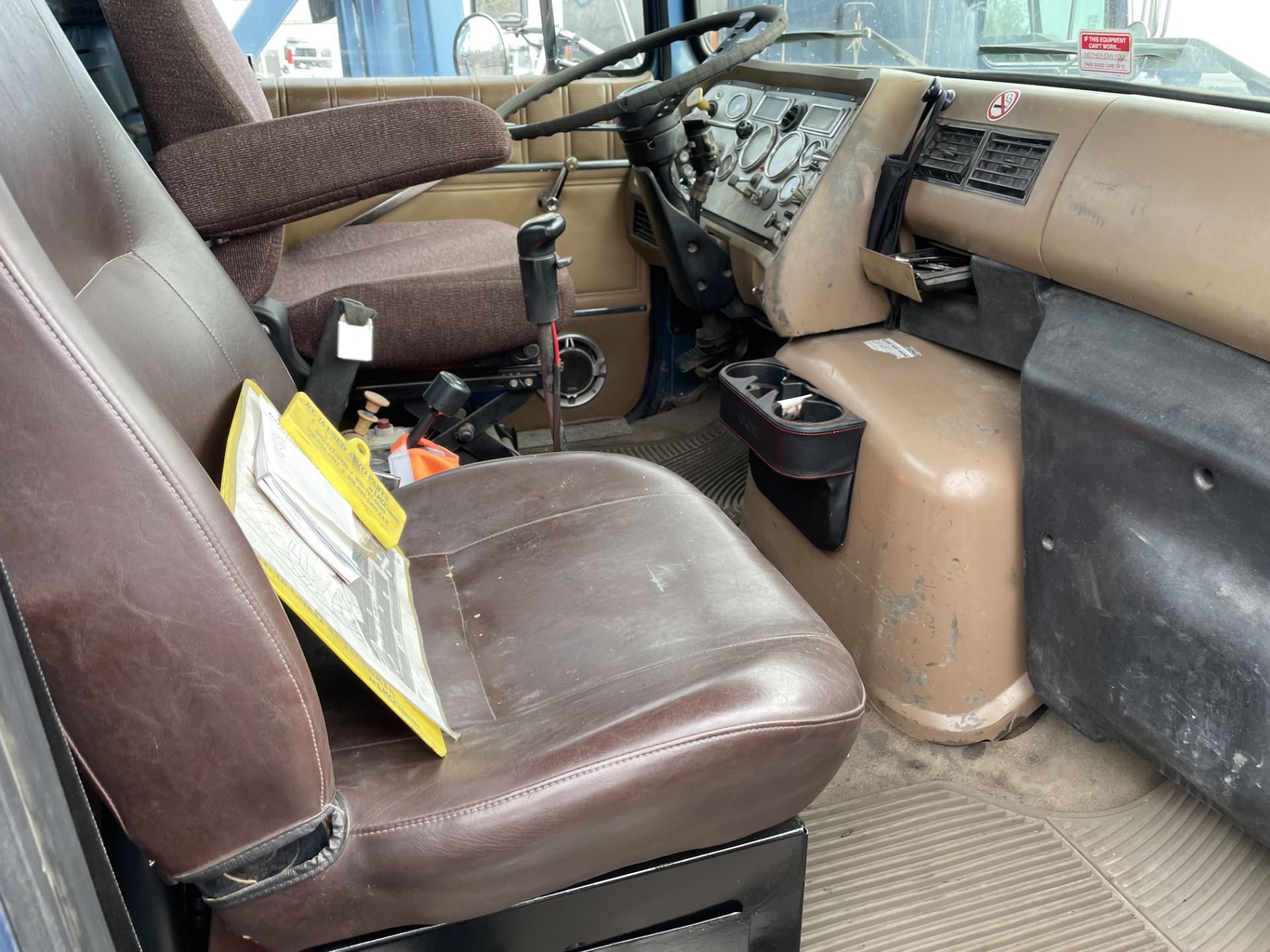 1995 Ford Aero MAX L-9000 10 Wheel Day Cab. Eaton Fuller Trans., Detroit Diesel Series 60 Engine, - Image 10 of 11