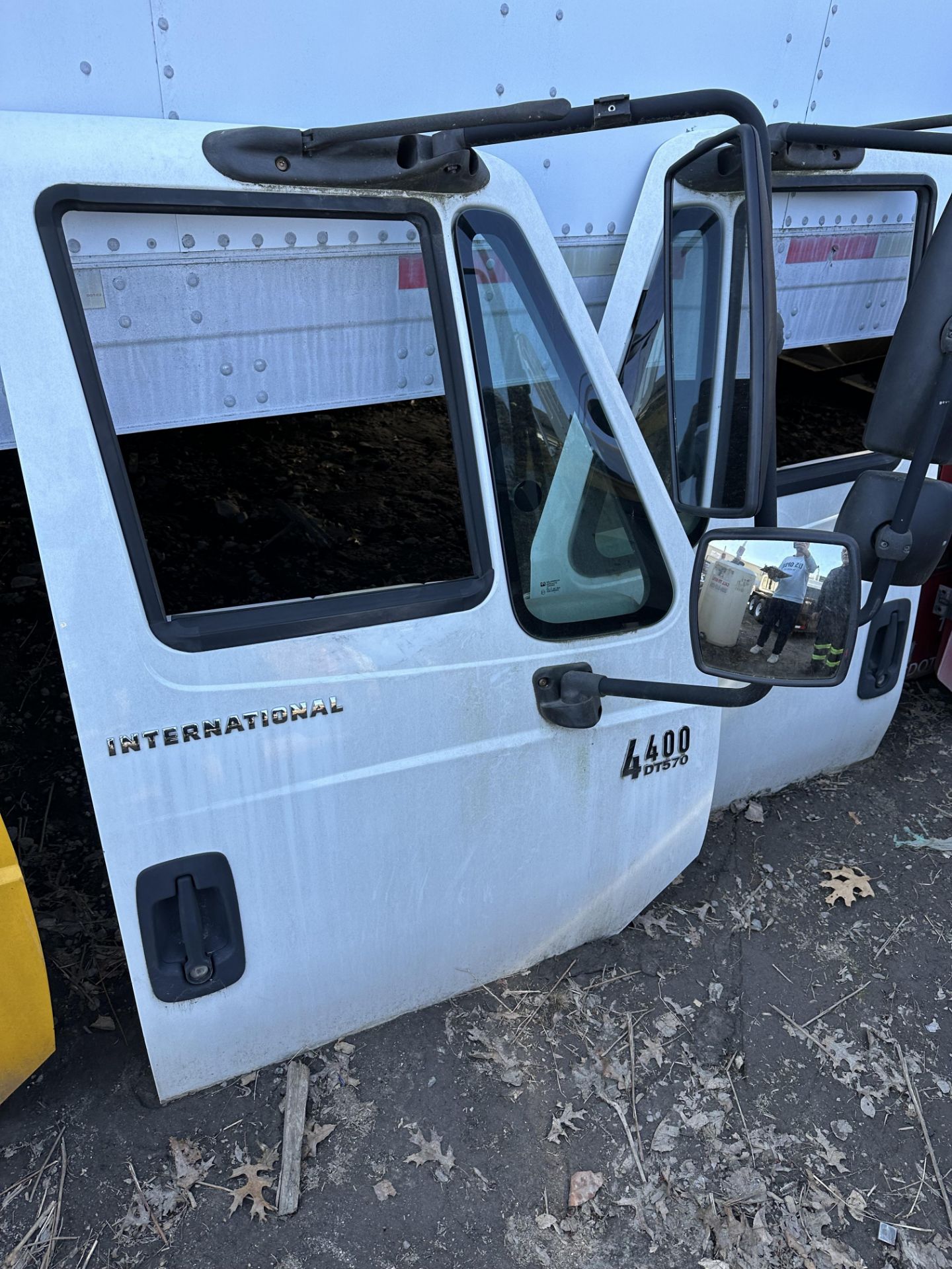 (2) Sets of International Truck Doors - Image 2 of 4