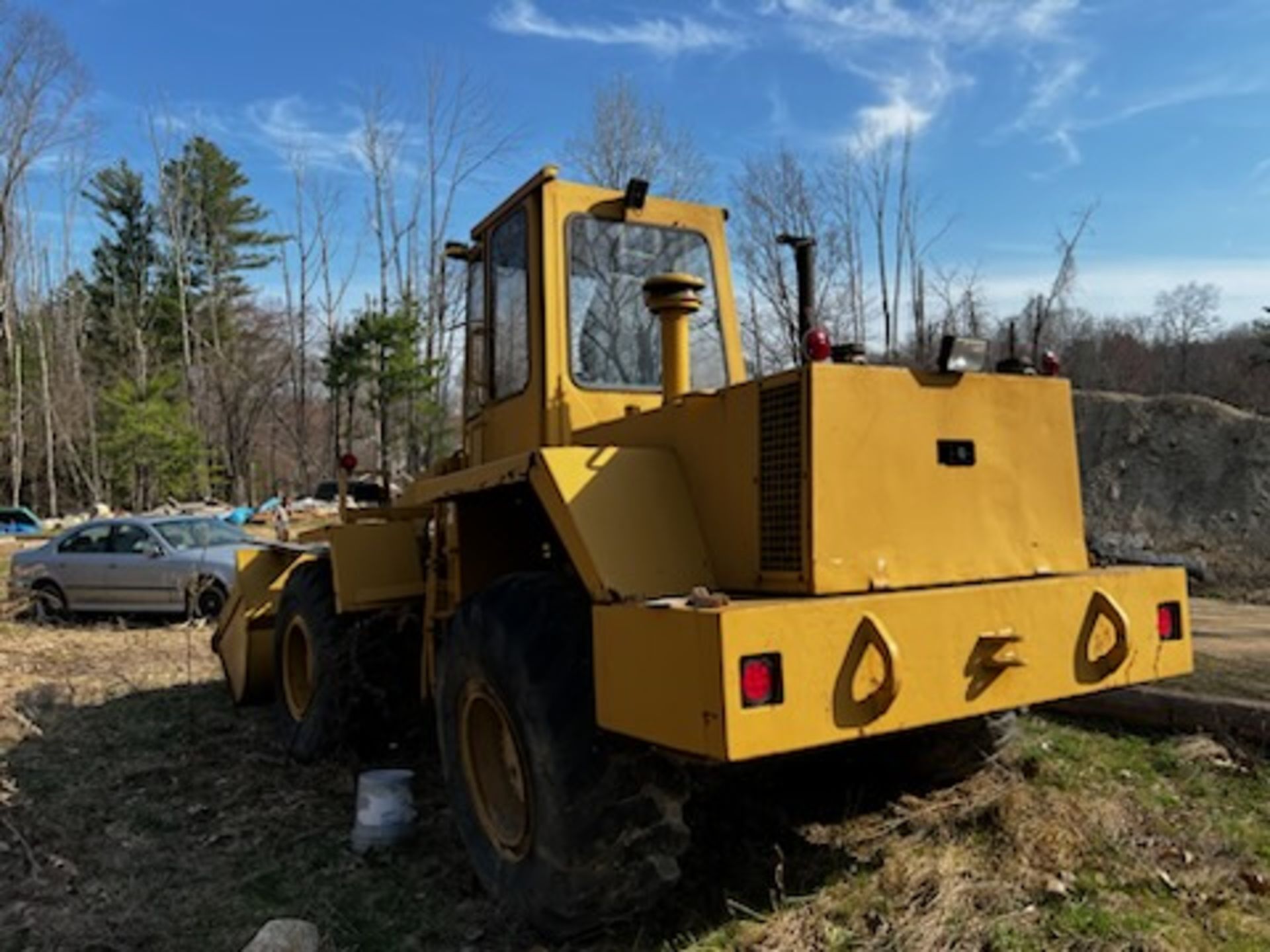 (MACHINE RUNS) Trojan 2000Z Articulating Front End Loader, SN 3148814, NO BRAKES, NO LOW GEAR Locate - Image 3 of 4