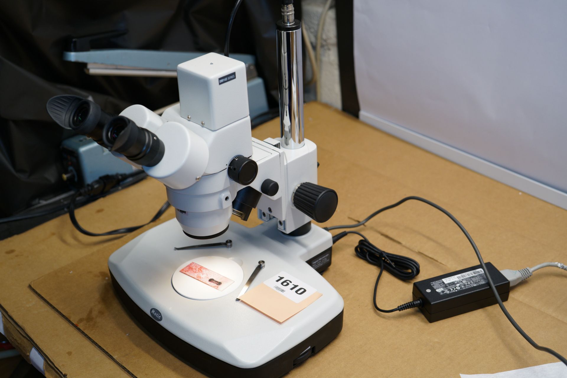 Motic Digital Microscope DM-143-FBGG with DM143 Series Camera, HP Laptop, 10-40X which includes: - Image 2 of 14