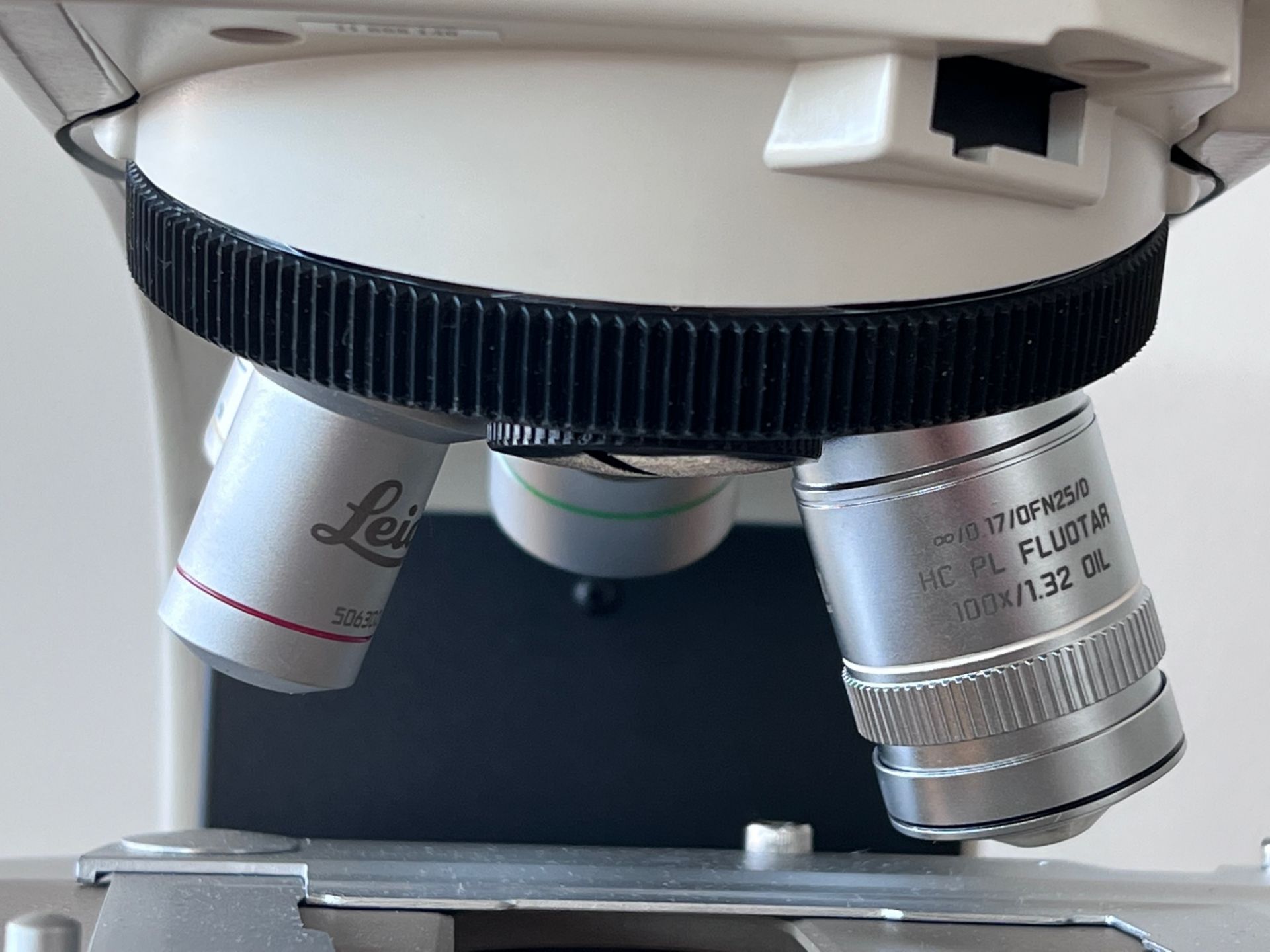 2018 Leica DM2500 LED Optical Microscope w/5 Objectives - Objectives eN Plan 5x/0.12 10x/0.25 20x/0. - Image 9 of 23