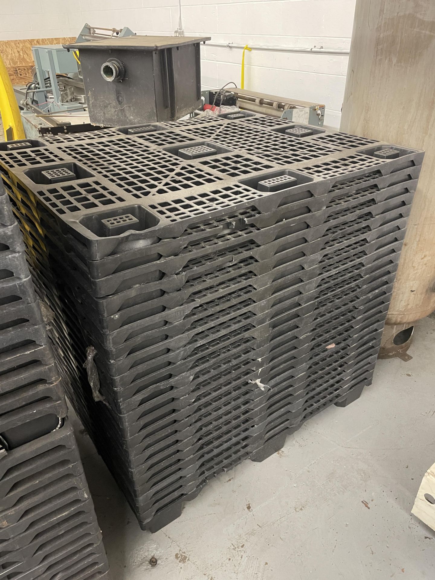 (25) Heavy Duty Plastic Stackable Pallets Approx. 40" x 48"
