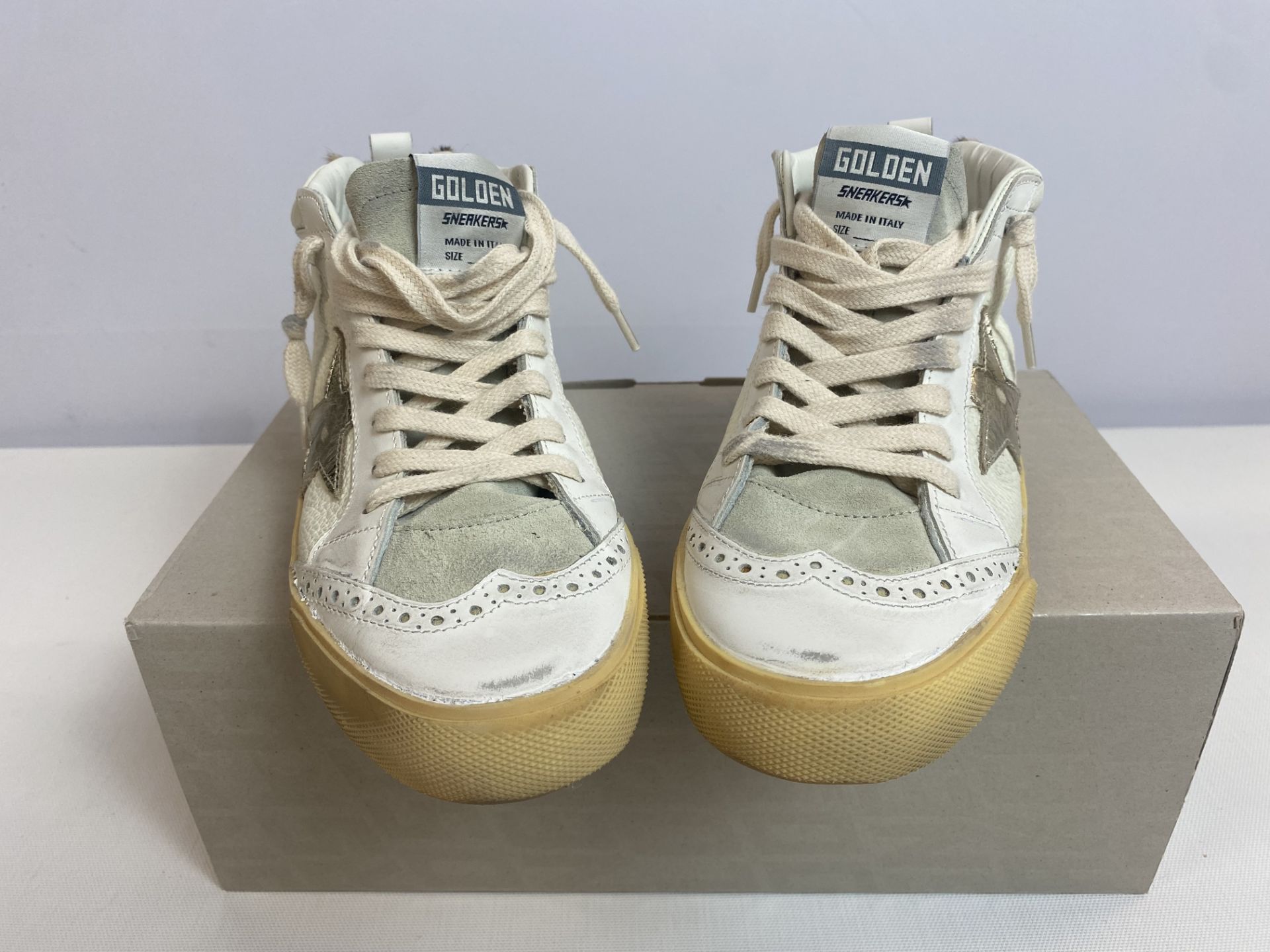 Golden Goose Mid Star Classic Sneaker Size: 37, Suede Toe Drummed Leather Quarter Laminate Star Leat - Image 2 of 3