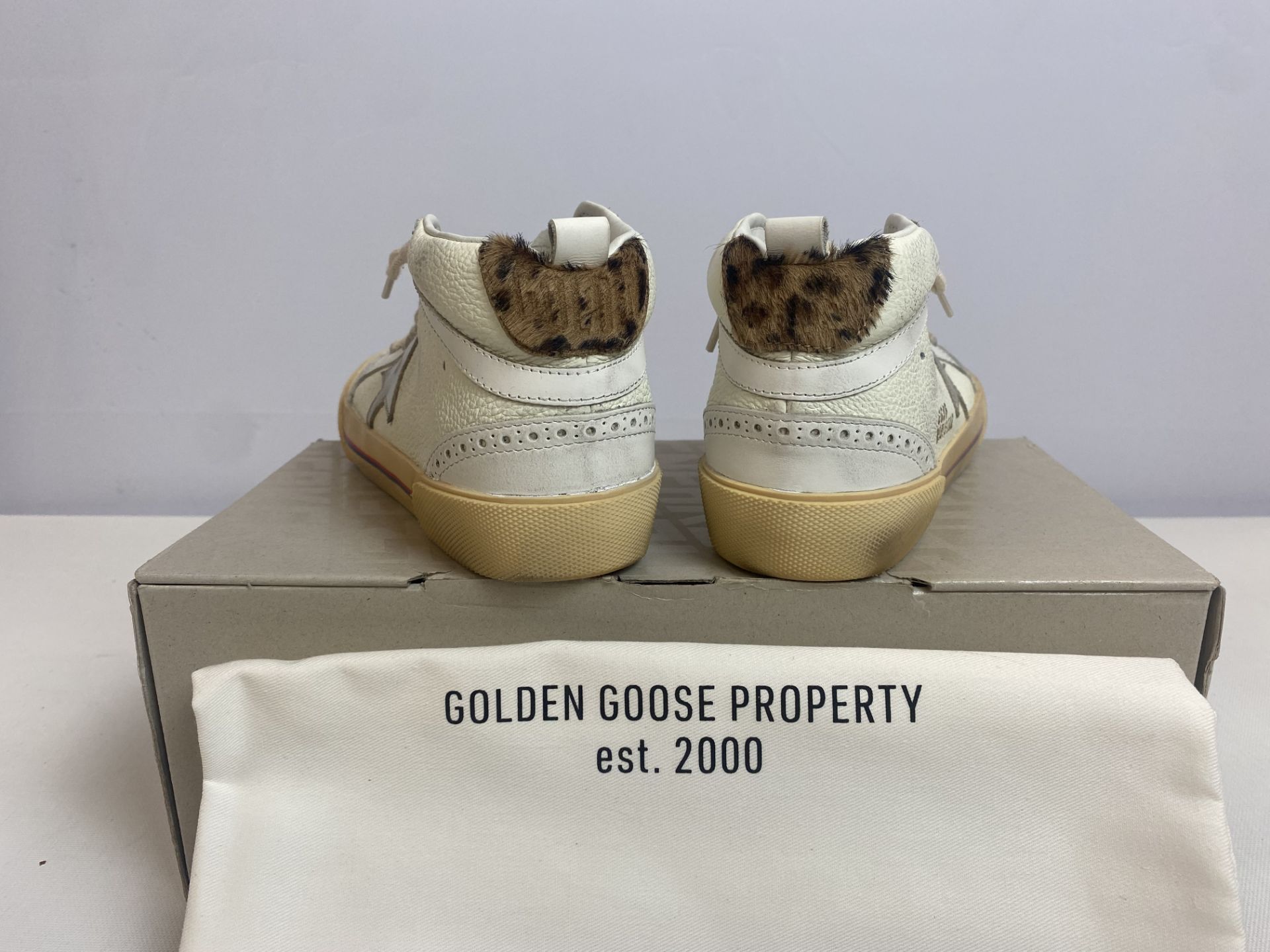 Golden Goose SNKR MIDSTAR SIMID STAR CLASSIC, Size: 36, Color: WHITE, Retail Price: $600 - Image 2 of 4