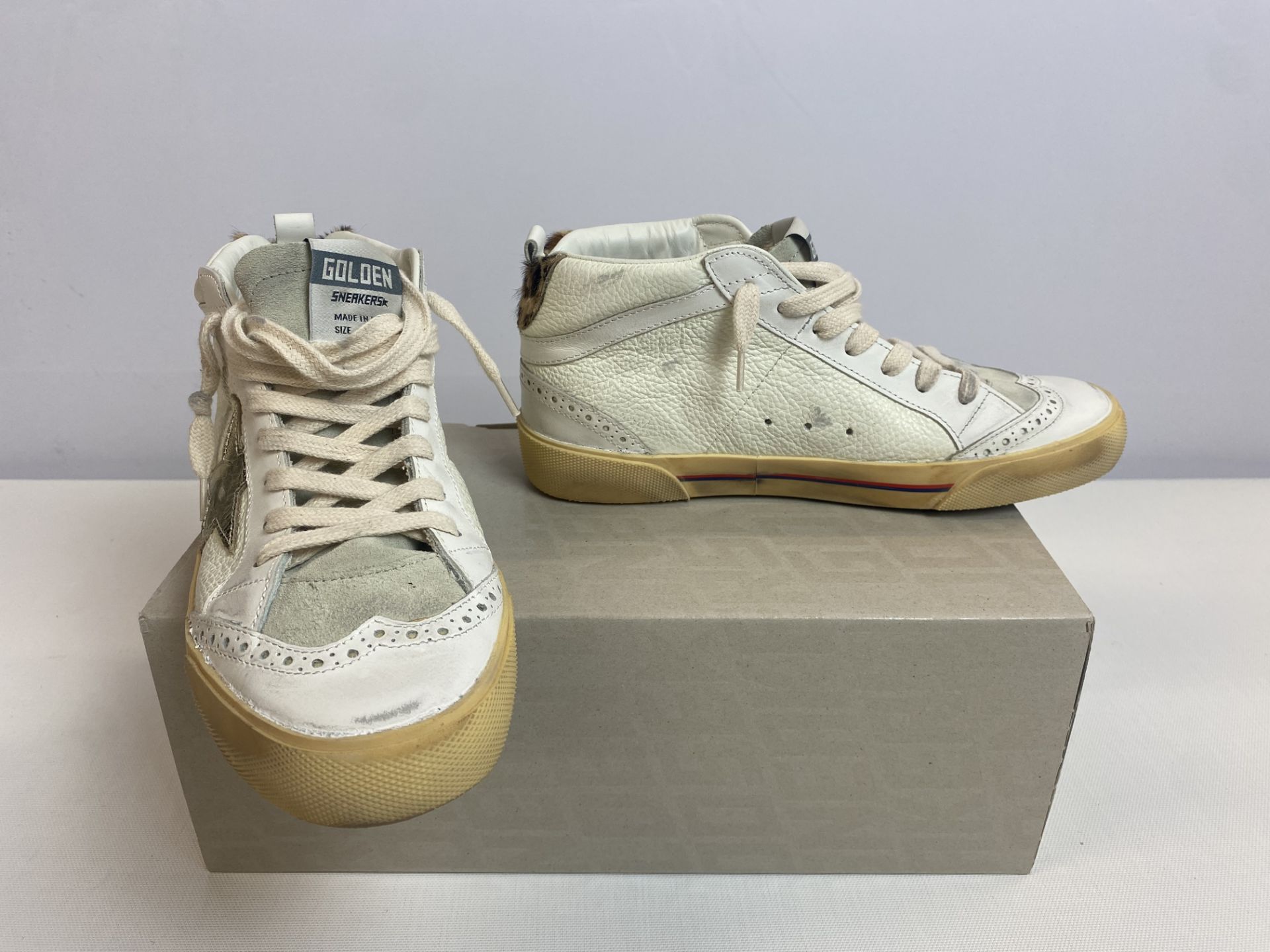 Golden Goose Mid Star Classic Sneaker Size: 37, Suede Toe Drummed Leather Quarter Laminate Star Leat - Image 3 of 3