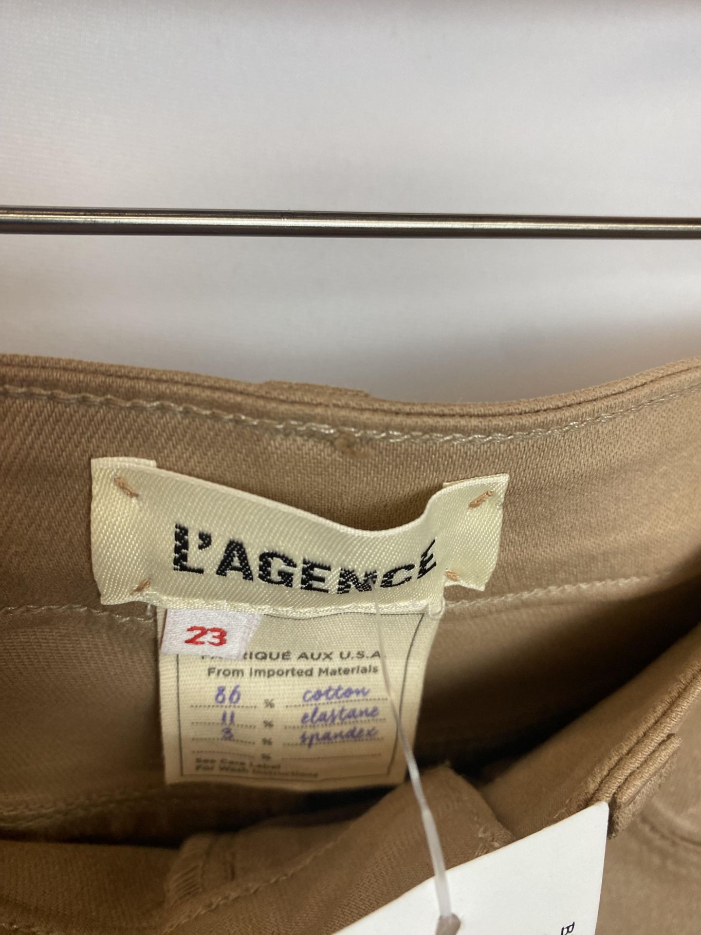 L'Agence Beige Kendra Crop in Capuccino, Size 23, Original Retail Price: $275 - Bild 4 aus 4