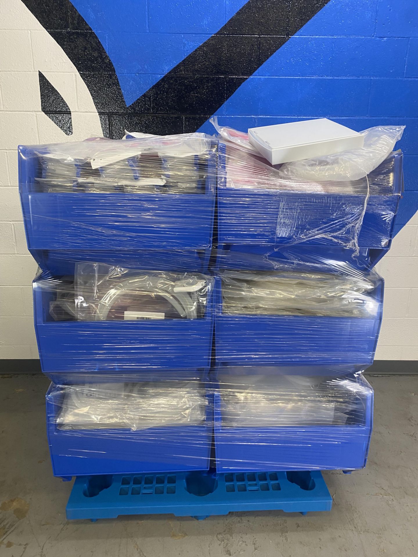 {LOT} Of Consumables on Pallet of Approx. 6 Boxes c/o: Fisherbrand Disposable Centrifuge Tubes