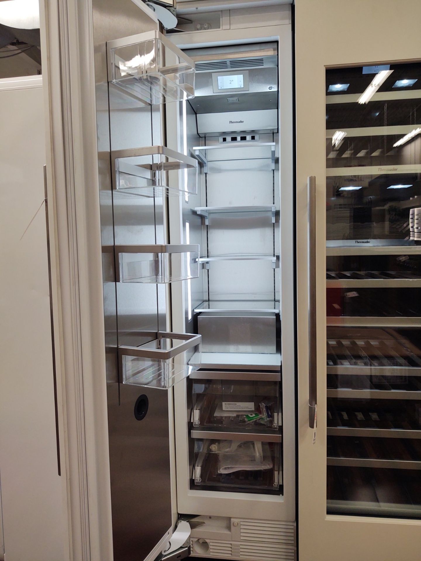 Thermador 18" Single Door Freezer w/ White Panel Front, 84" Height, #T18F9052P/09 - Image 2 of 2