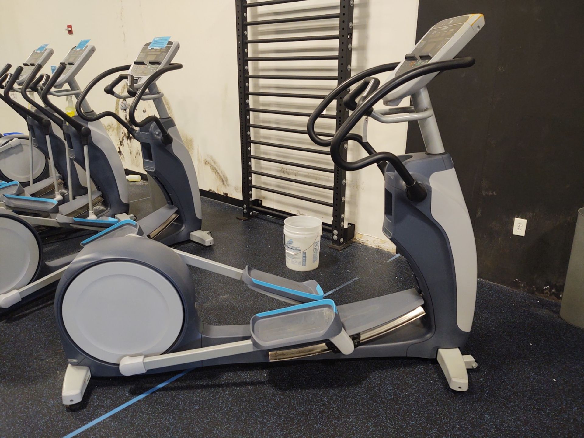 Precor Elliptical #EFX885/883/865/863/835/833 SN: ANCWK22170003