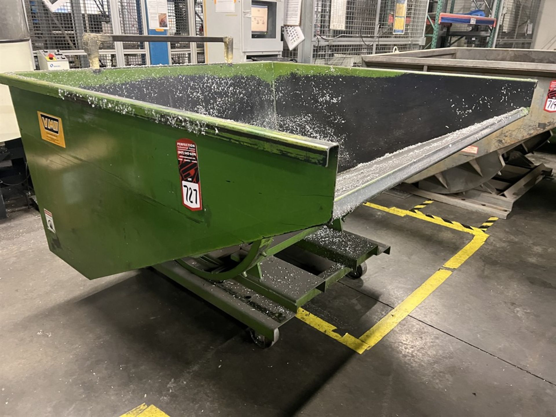 VULCAN MFG 2 Cu. Yd Self Dumping Hopper