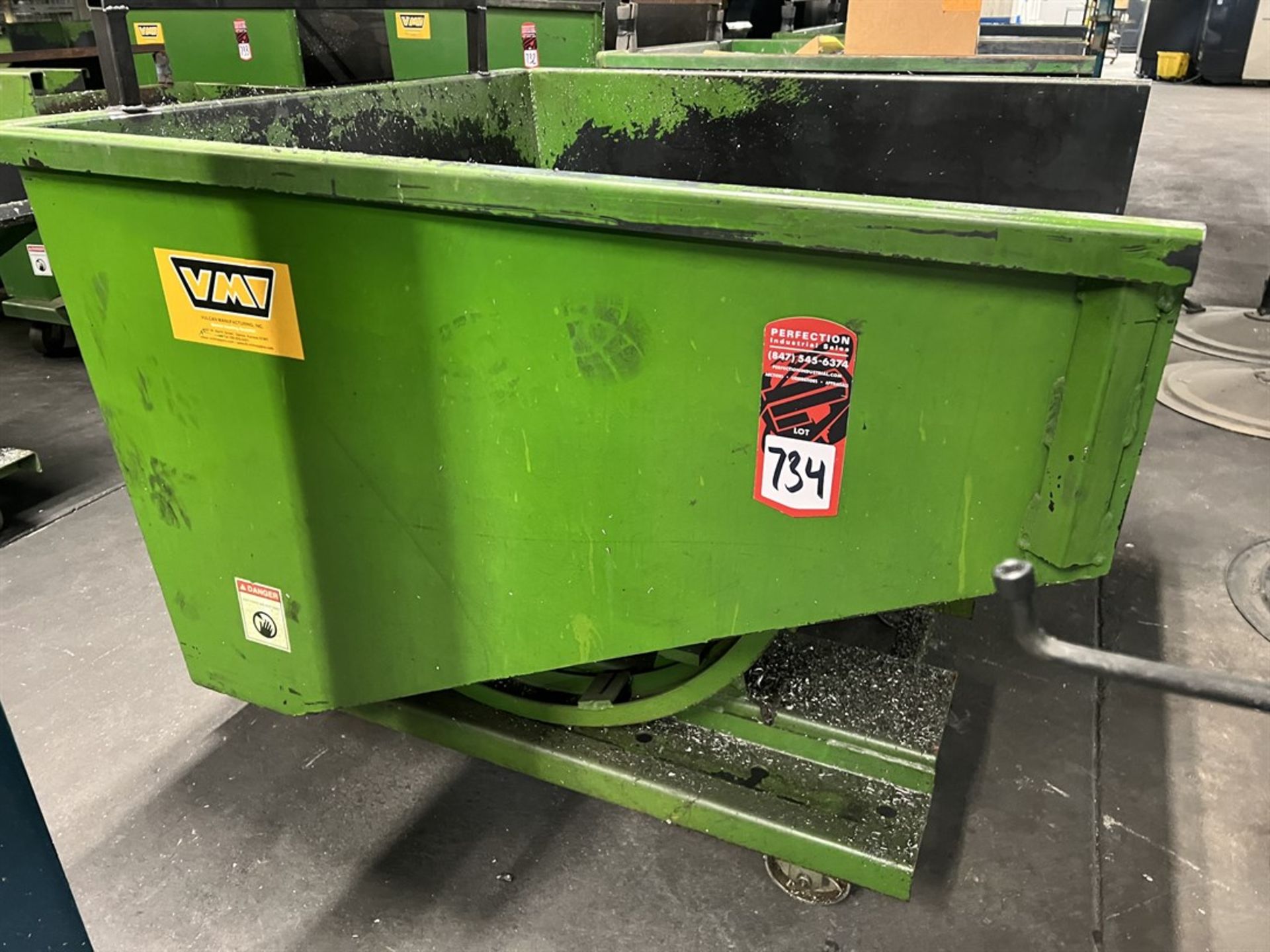 VULCAN MFG 1 Cu. Yd Self Dumping Hopper