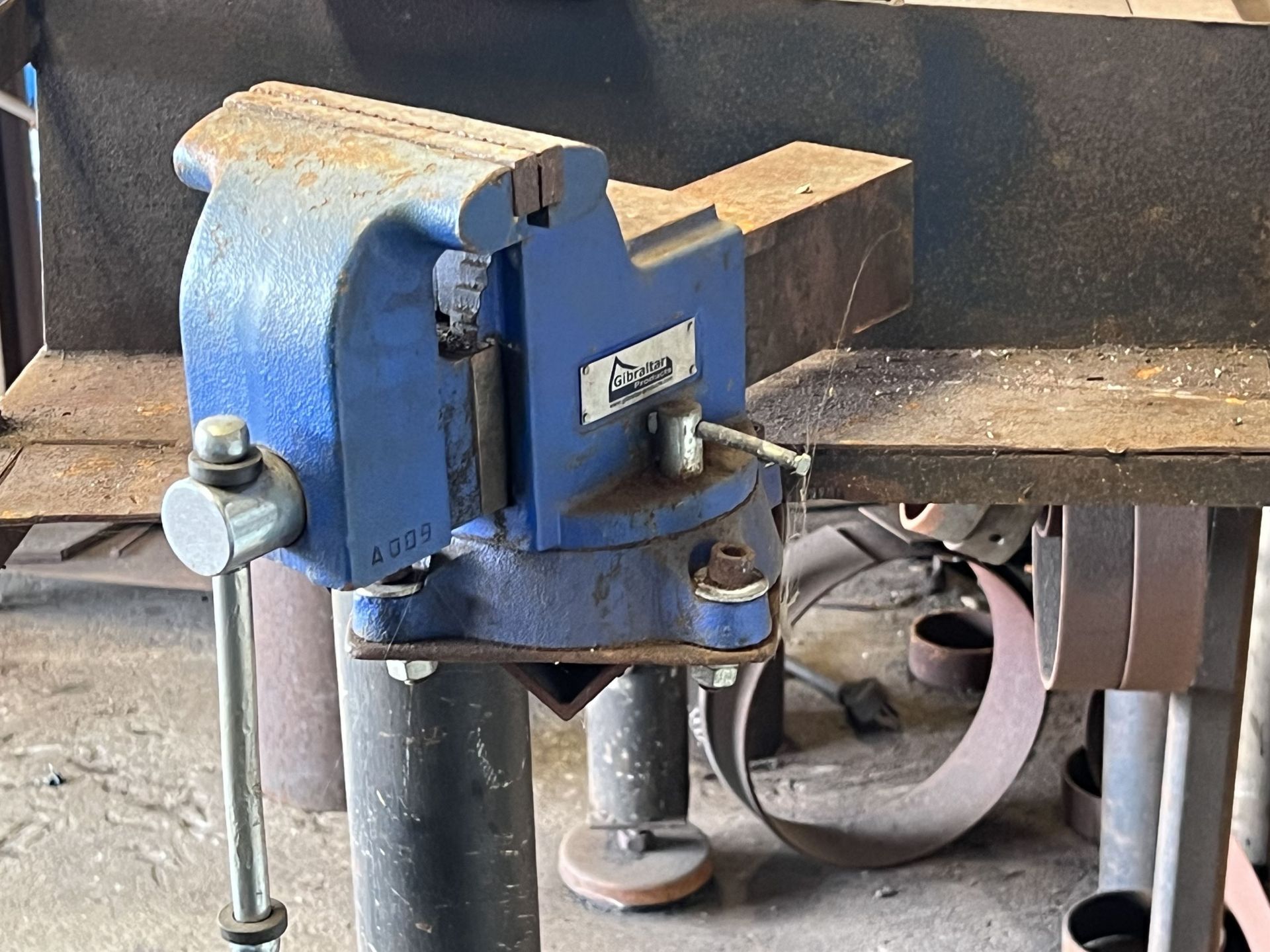 Welding Table with Vise. 30" x 60" Table - Image 3 of 3