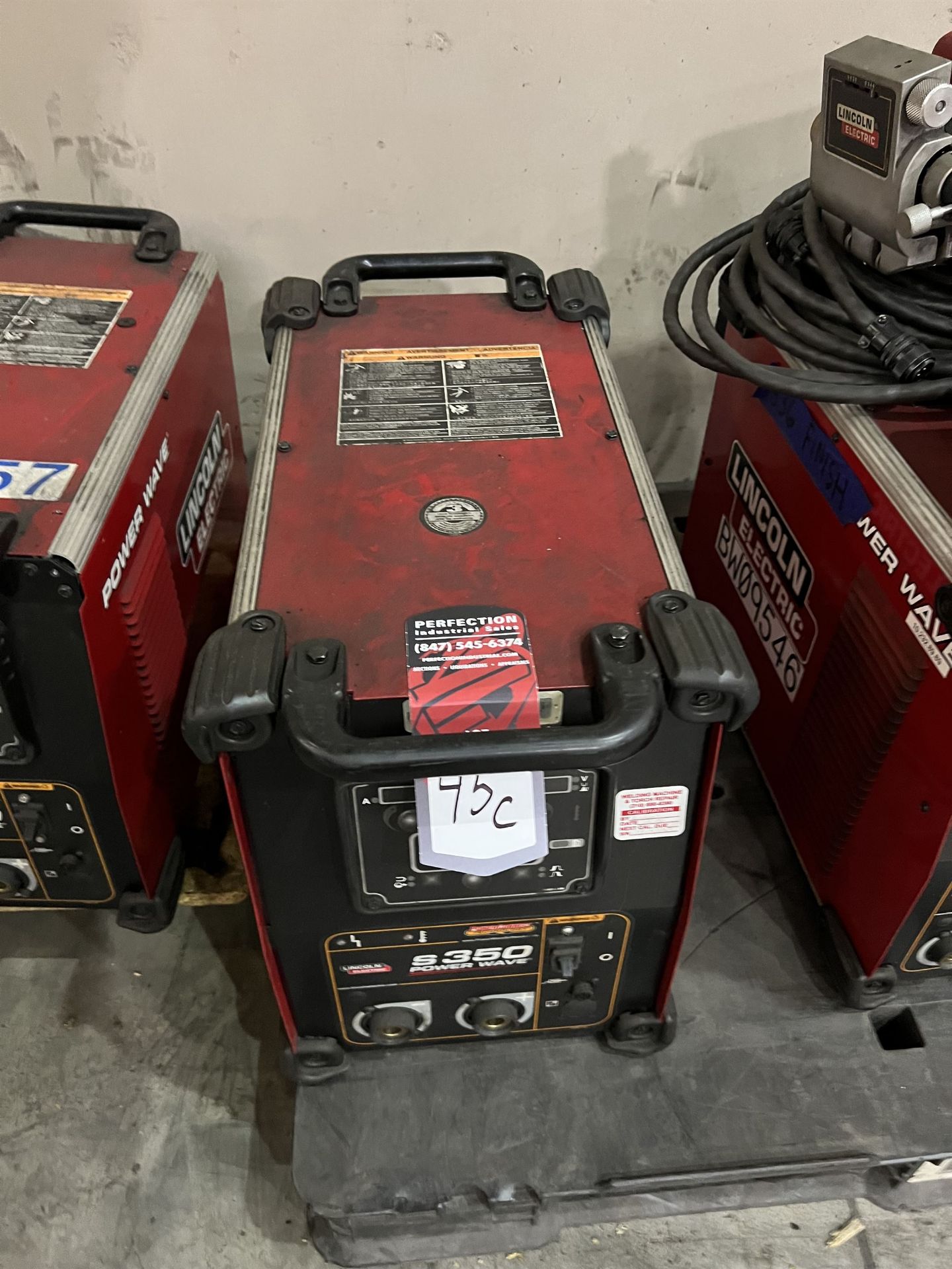 Lincoln S350 Power Wave welder s/n U1150108169 (Located at 7300 Lone Tree Rd, Victoria, TX 77905)