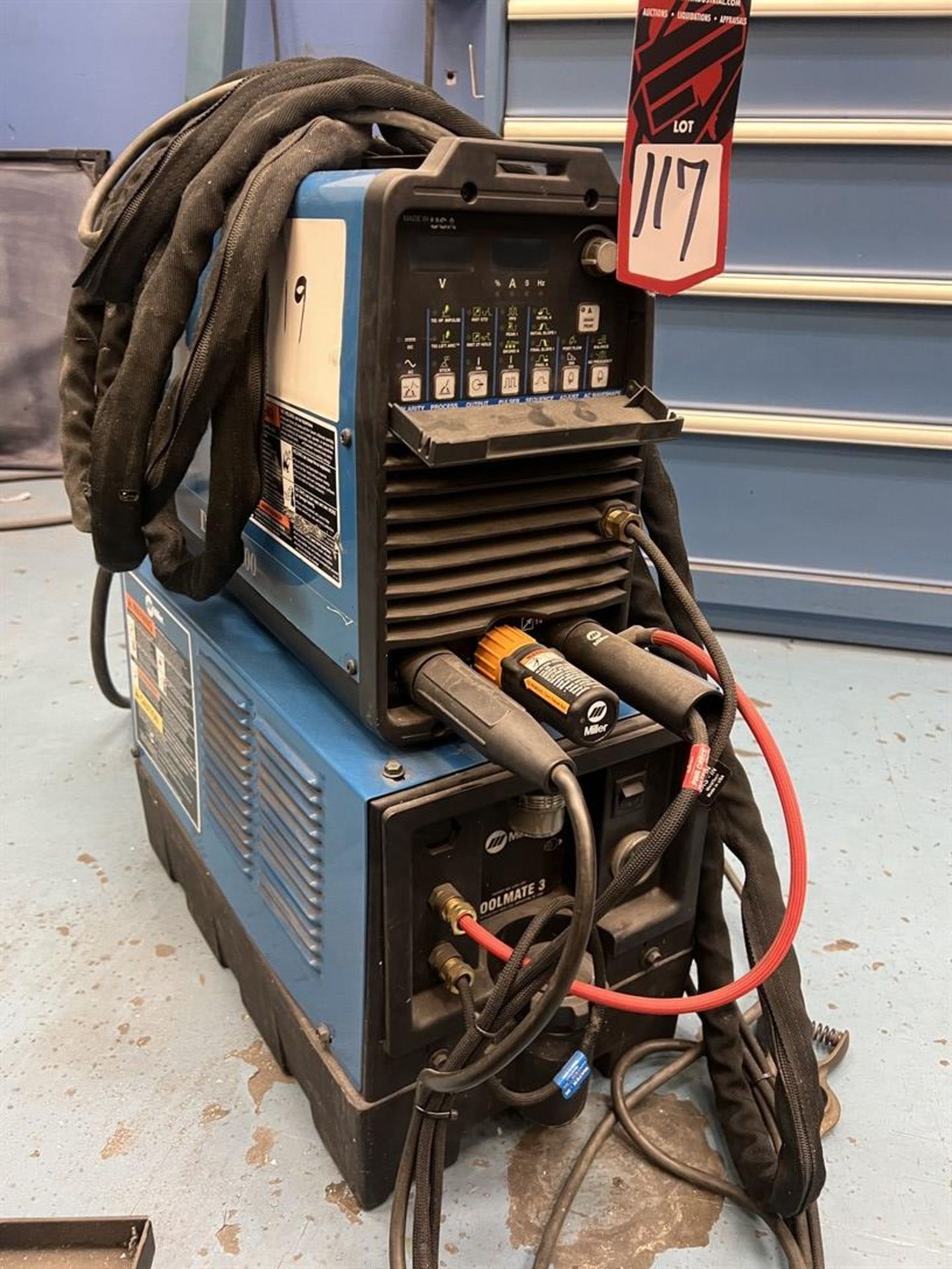 MILLER Dynasty 210 TIG Welder, s/n LG390329L, w/ Miller Coolmate 3 Chiller - Image 2 of 6