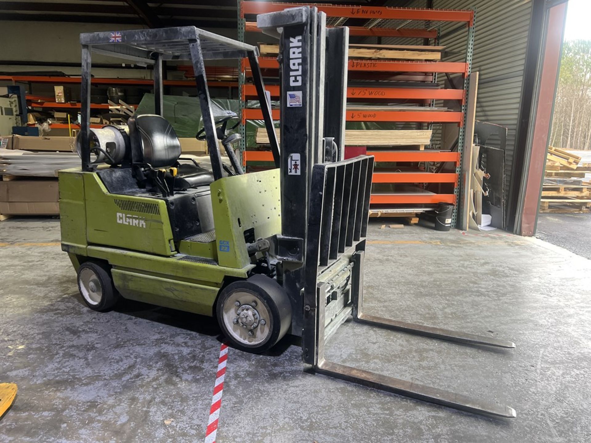 CLARK GCX22E LP Forklift, s/n GX230E-0766-9372FB, 4000 Lb. Capacity, 3-Stage Mast, Side Shift, 42" - Image 4 of 11