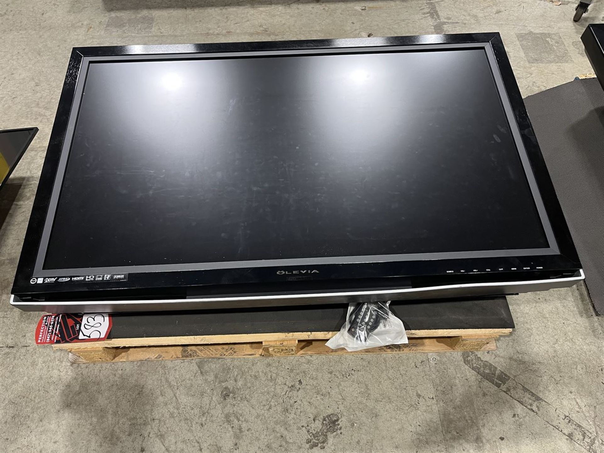 Olevia Flat Screen TV 55" w/Wall Mounts