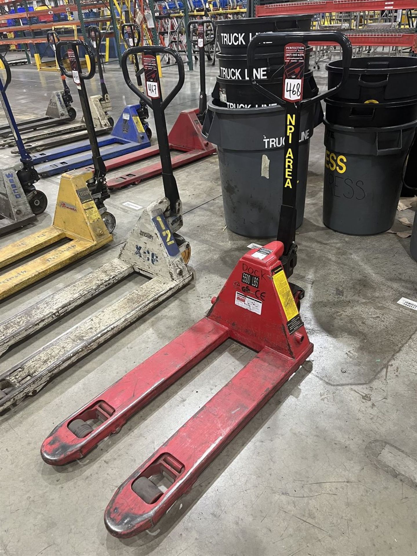 Dayton 21" X 36" Pallet Jack Max Capacity 5500 LBS