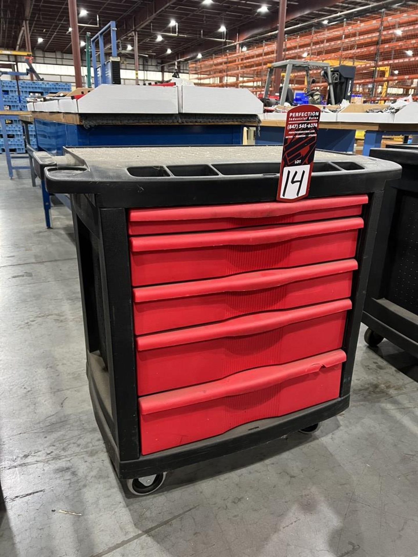 RUBBERMAID Rolling Tool Chest