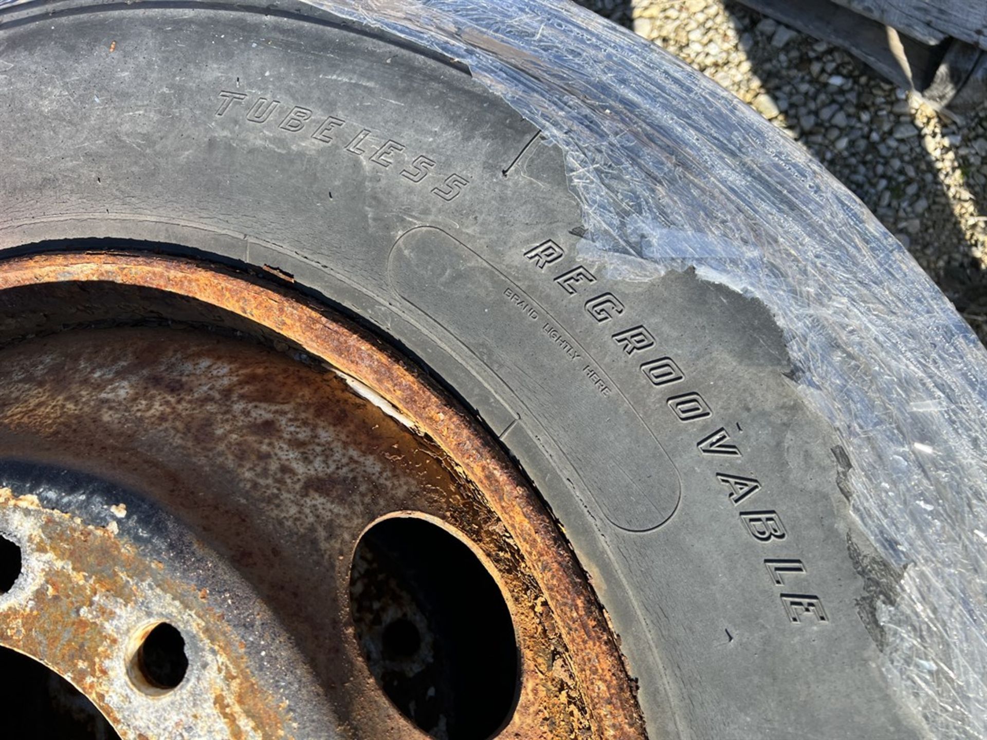 Lot of (2) 295/75R22.5 14PR Truck Tires w/ Rim - Image 5 of 5