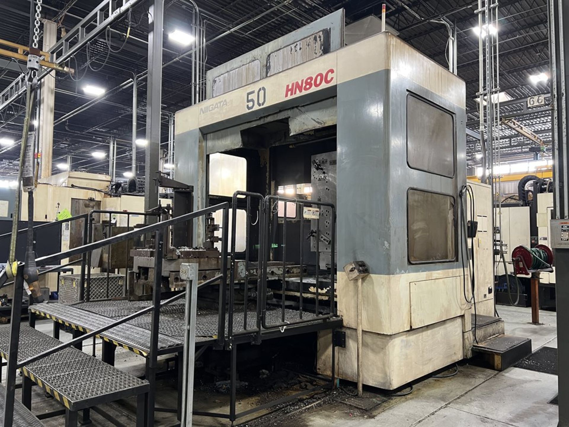 NIIGATA HN80C CNC Horizontal Machining Center, s/n 46250021, Fanuc Series 15-M Control, 31.5" x 31. - Image 13 of 17