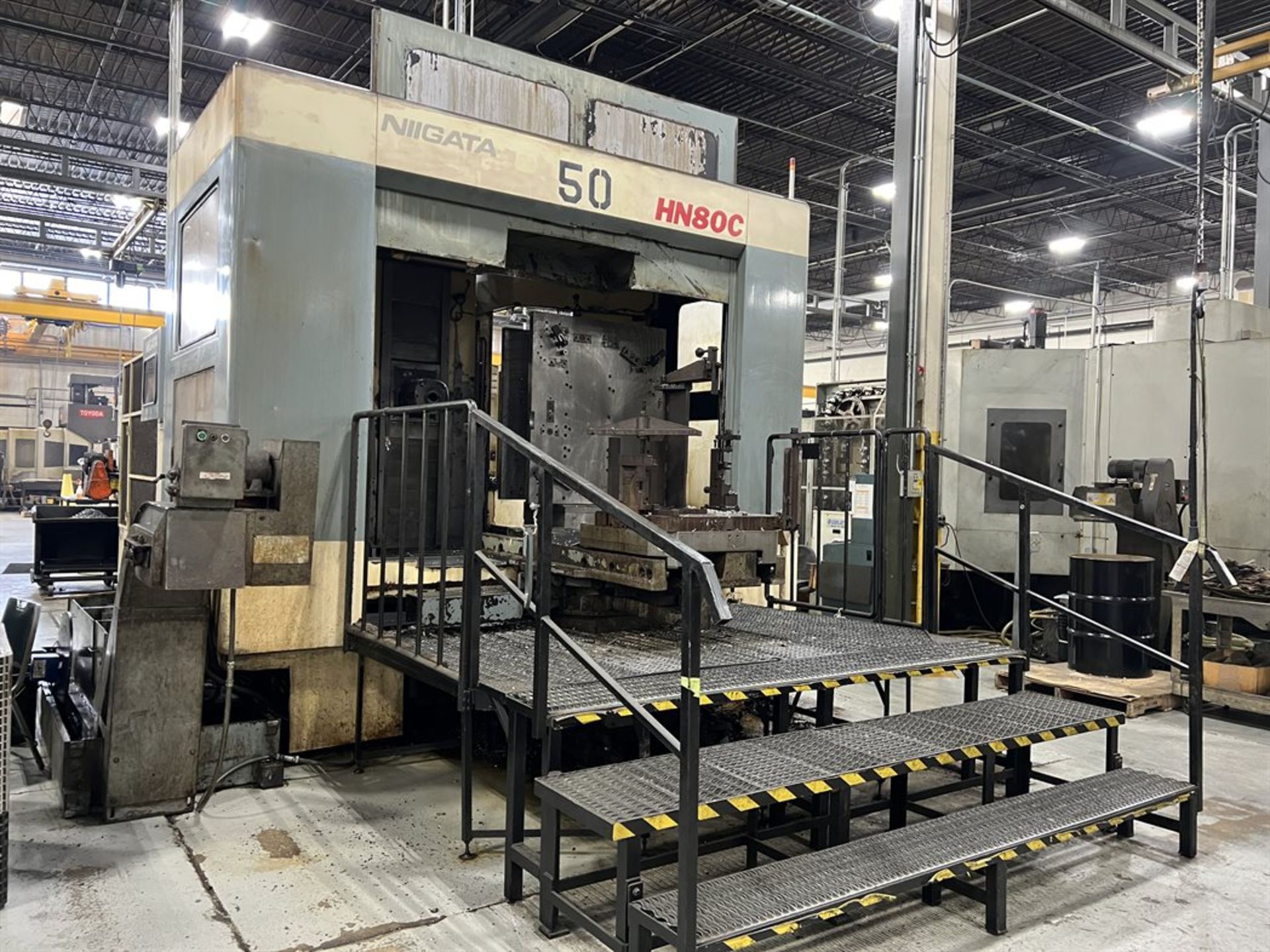 NIIGATA HN80C CNC Horizontal Machining Center, s/n 46250021, Fanuc Series 15-M Control, 31.5" x 31. - Image 12 of 17