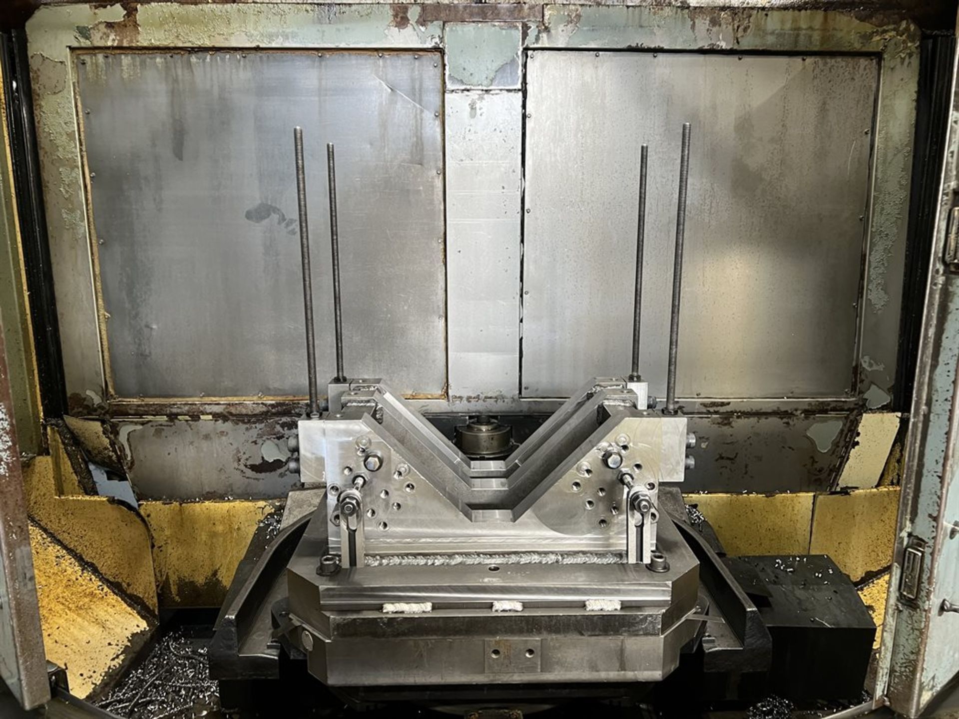 NIIGATA SPN63 CNC Horizontal Machining Center, s/n 46600008, Fanuc 16-M Control, 24.8" x 24.8" - Image 7 of 16