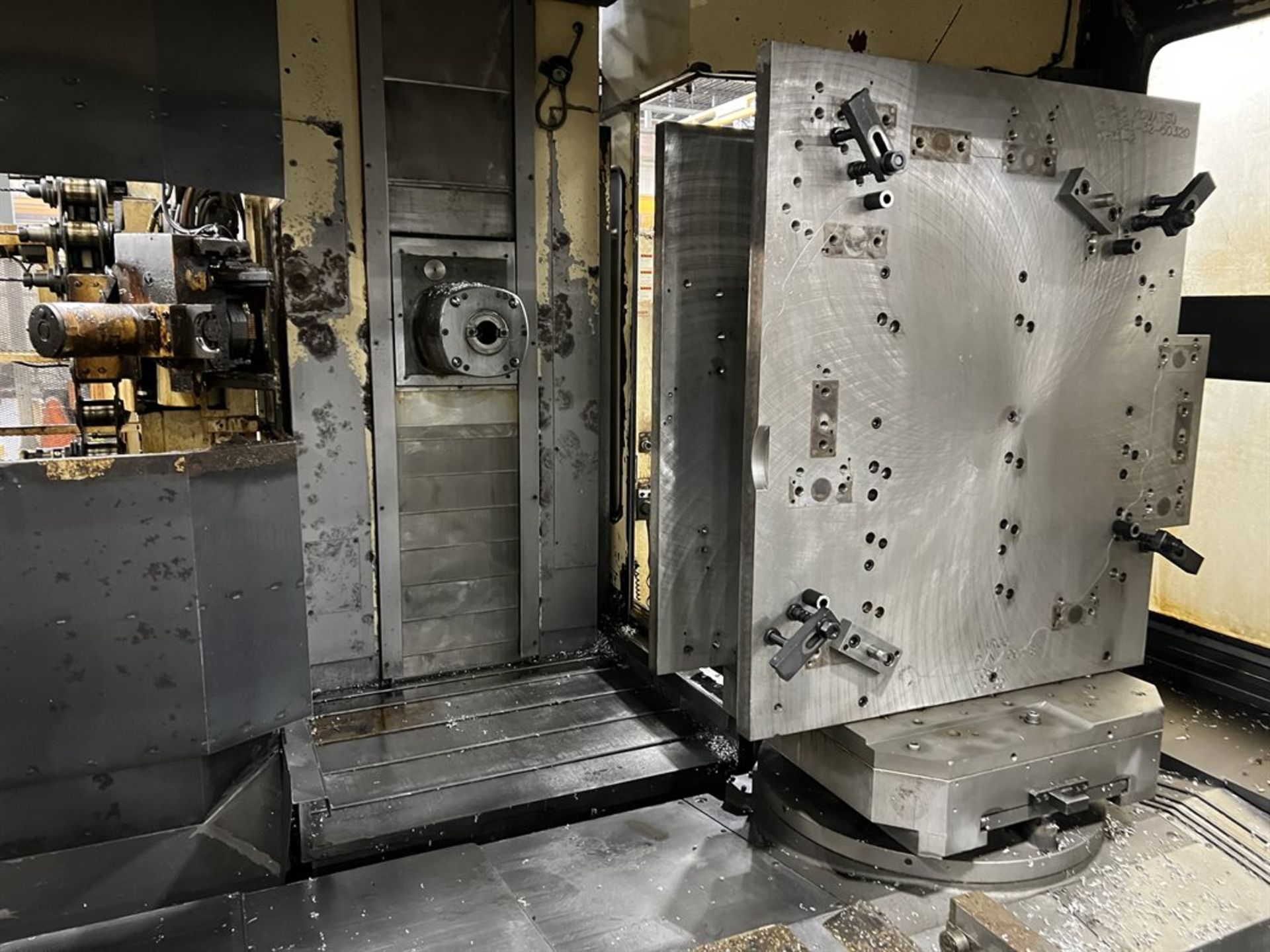 NIIGATA HN80C CNC Horizontal Machining Center, s/n 46250021, Fanuc Series 15-M Control, 31.5" x 31. - Image 5 of 17