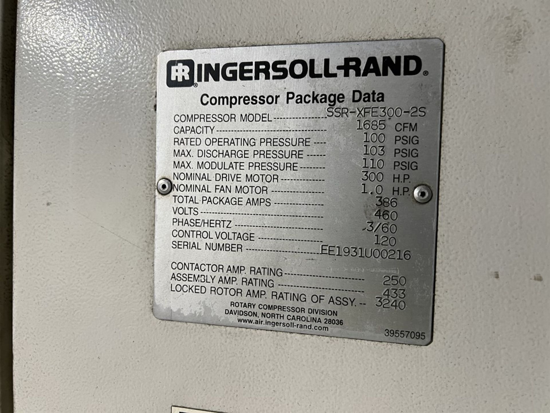 INGERSOLL RAND SSR-XFE300-2S 300 HP Rotary Screw Air Compressor, s/n EE1931U00216, 1695 CFM, 100 CFM - Image 4 of 4