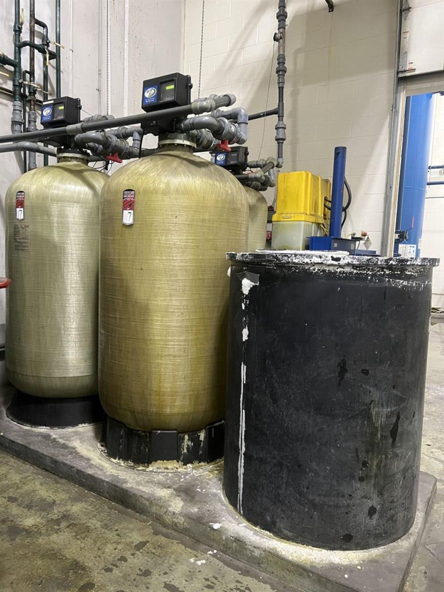GEM FLOW Water Softener System w/ Brine Tank and (2) CLACK 3672 Polyethylene Lined Vessels