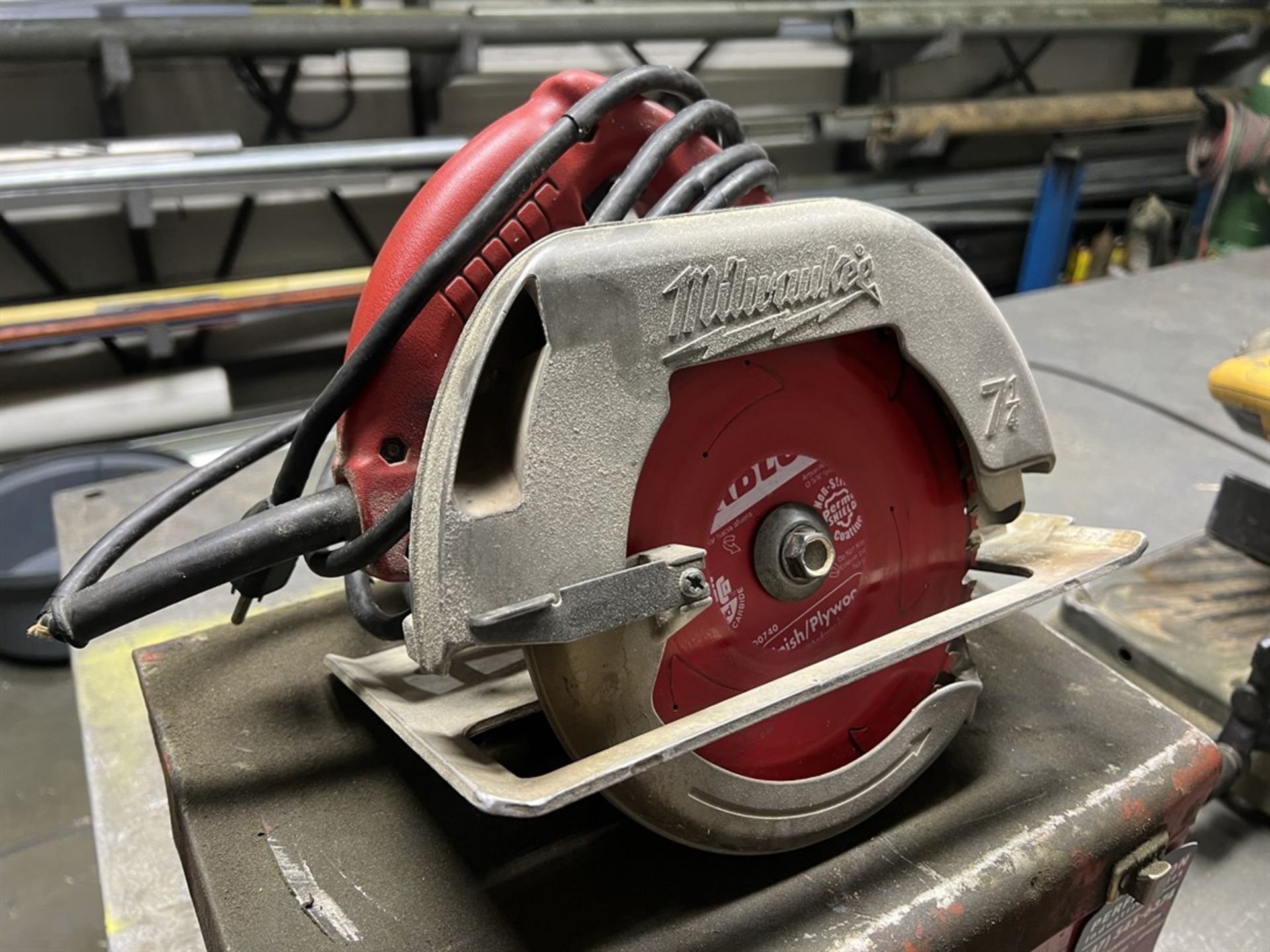 MILWAUKEE 6365 Heavy Duty 7-1/4" Circular Saw - Image 2 of 3