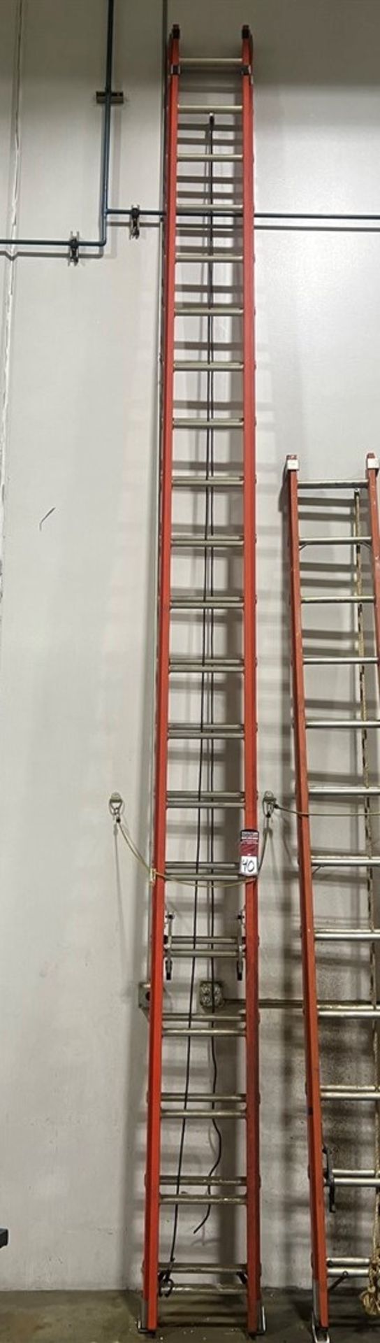 WERNER D6240-2 40' Fiberglass Extension Ladder